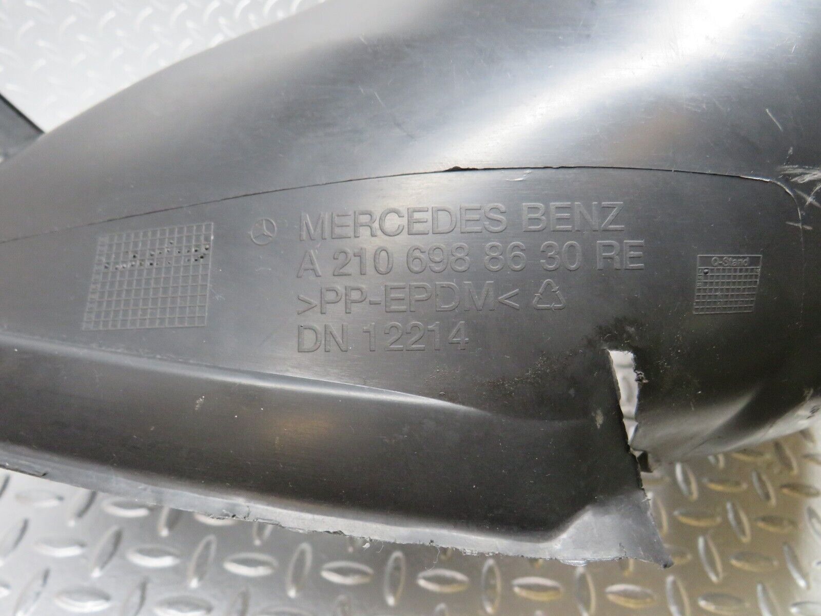 34787 Mercedes-Benz W210 320E Front Right Inner Fender Wing Splash Guard 2106988630