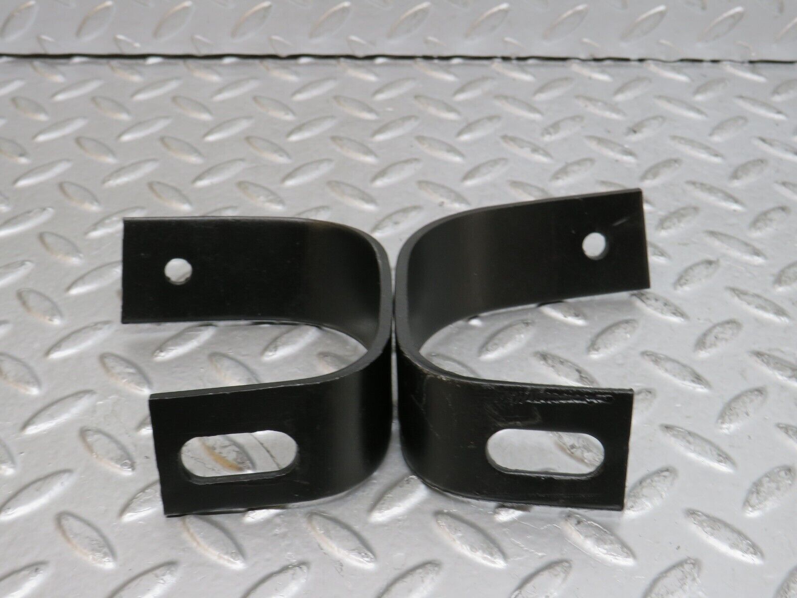 29673 Mercedes-Benz W123 230E Front Bumper Bracket