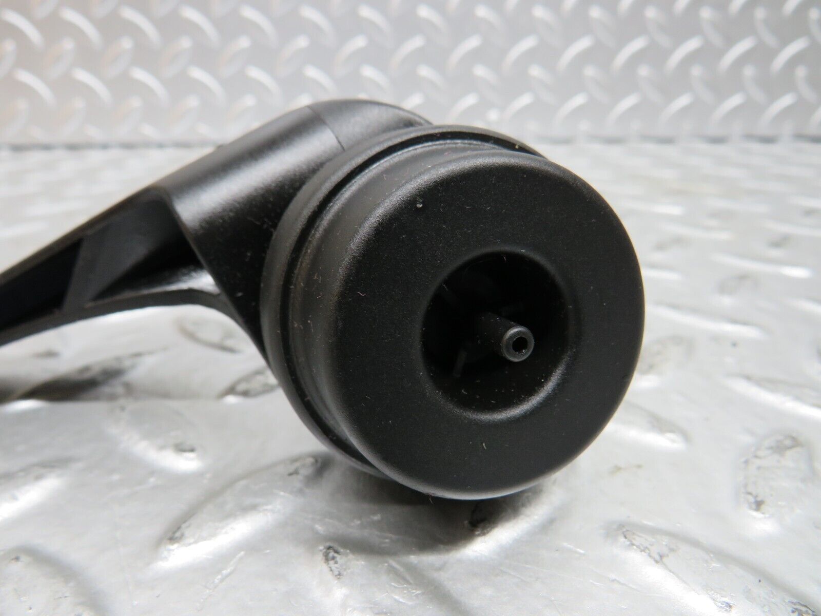 27606 Mercedes-Benz S124 300TE Wagon Throttle Body Vacuum Valve 6040900066