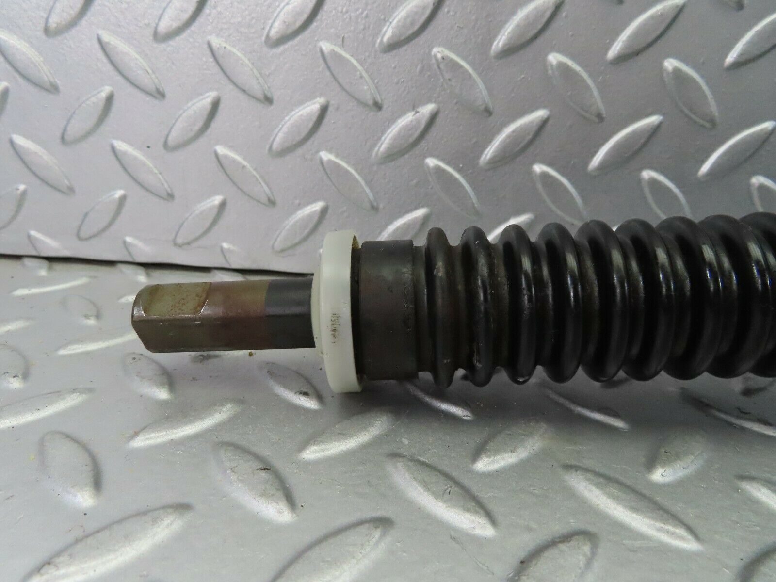 7743 Mercedes-Benz S123 230TE Wagon Steering Column