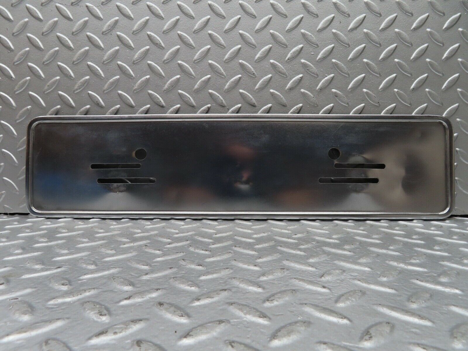 18605 Mercedes-Benz W120 W121 Ponton number Plate Holder