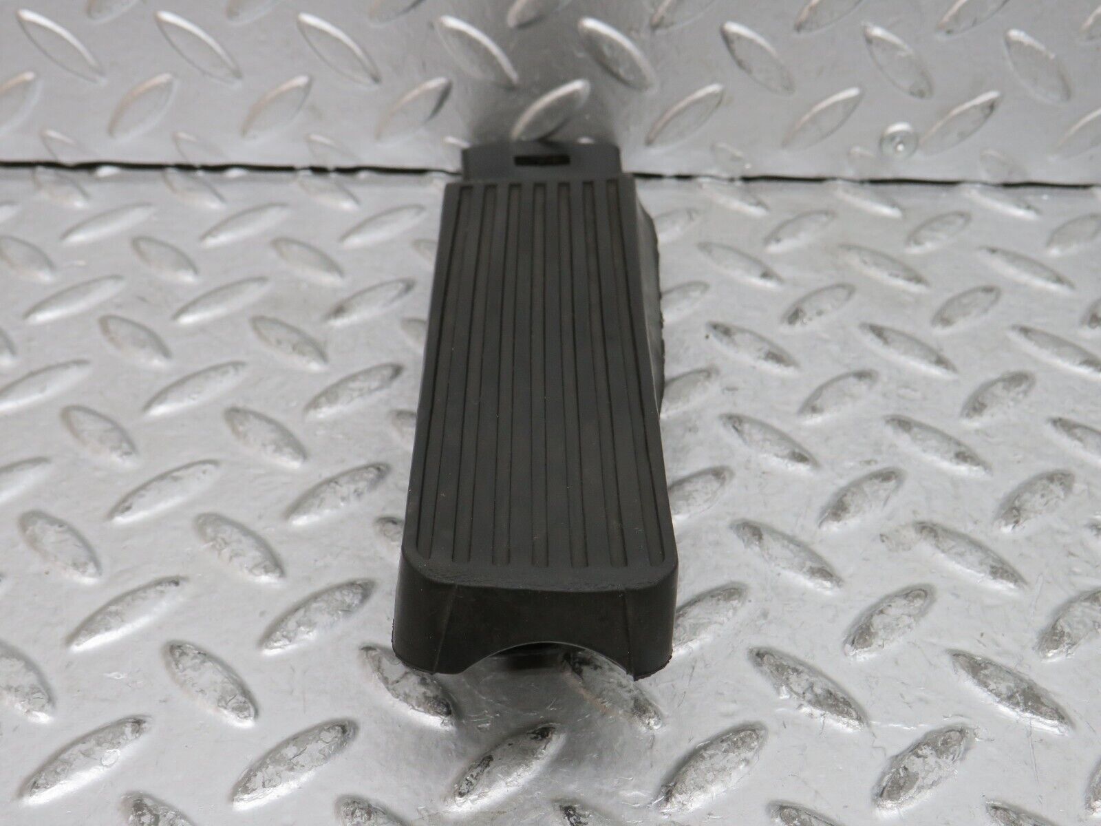 29086 Mercedes-Benz C124 320CE Coupe Accelerator Pedal With Rubber 1233010082