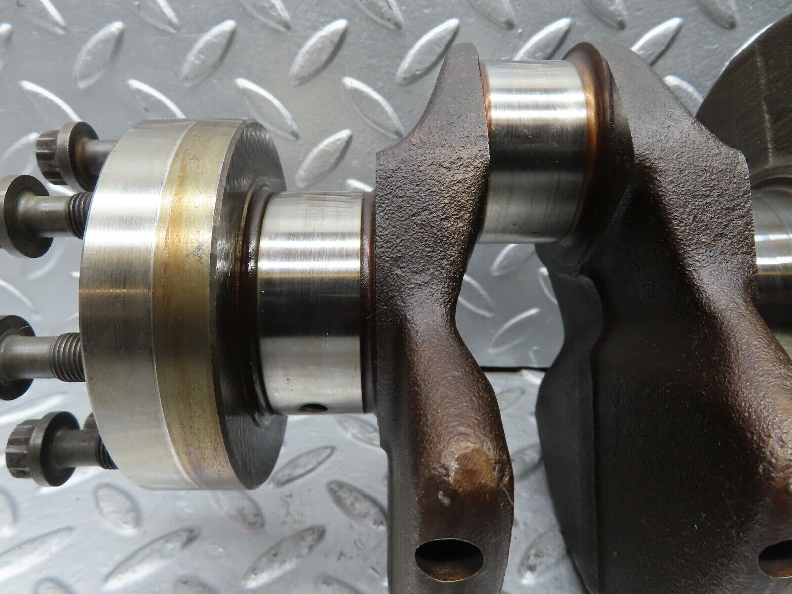 21409 Mercedes-Benz W123 230E Crankshaft 1020310101