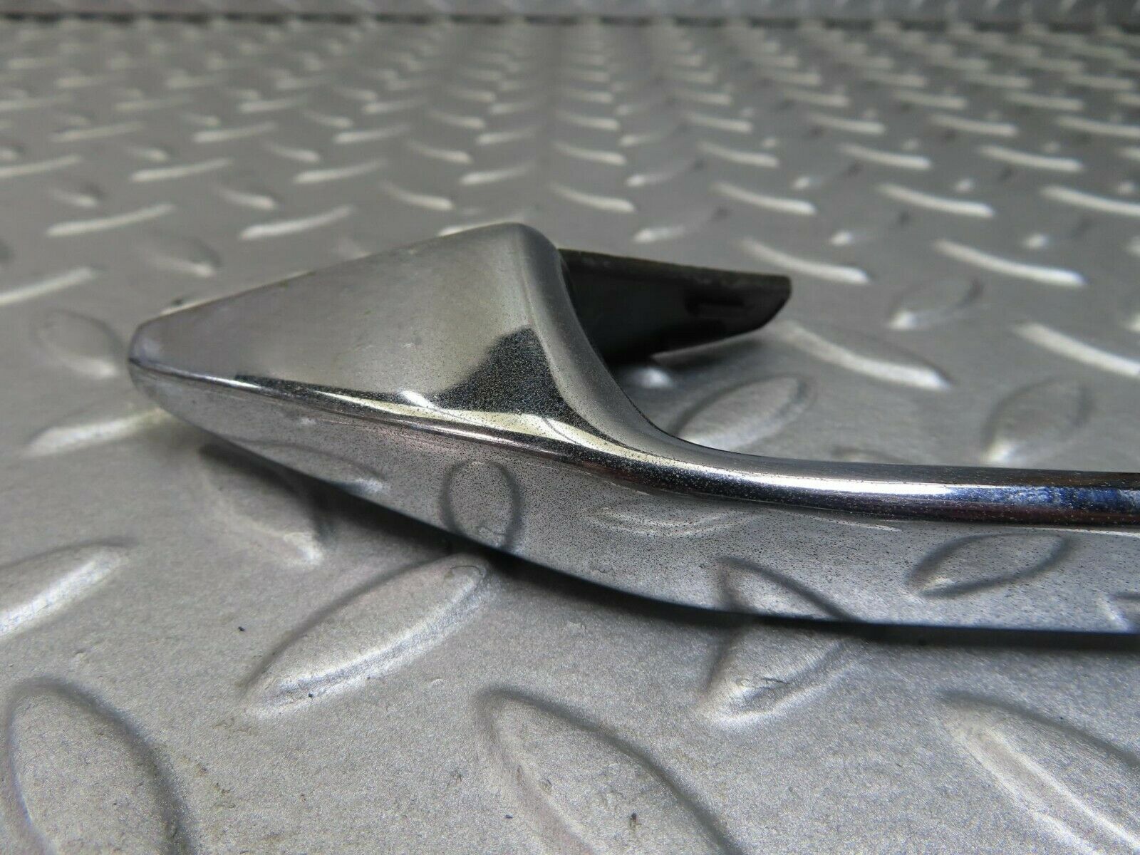 8763 Mercedes-Benz W115 Chrome Door Handle Front Right No Key 1157660201