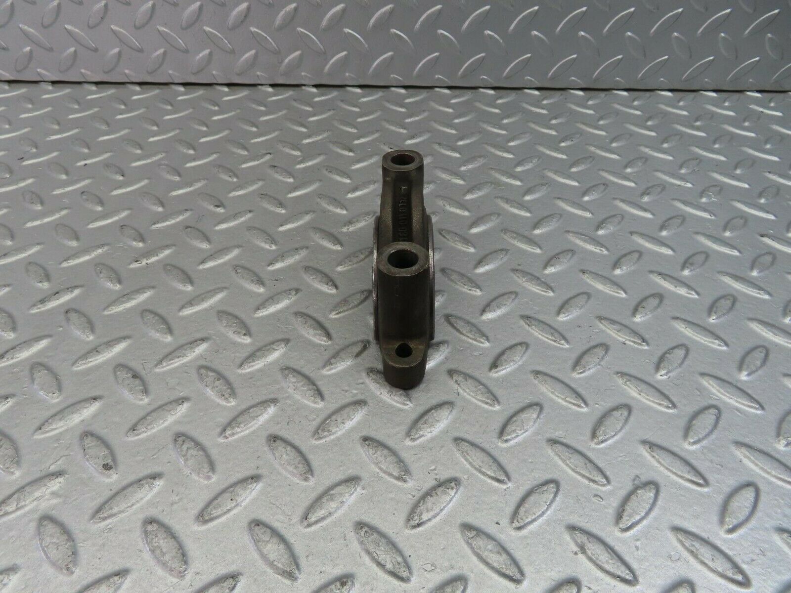 10220 Mercedes-Benz W111 220SE Crankshaft Bearing Holder Block 1800110112