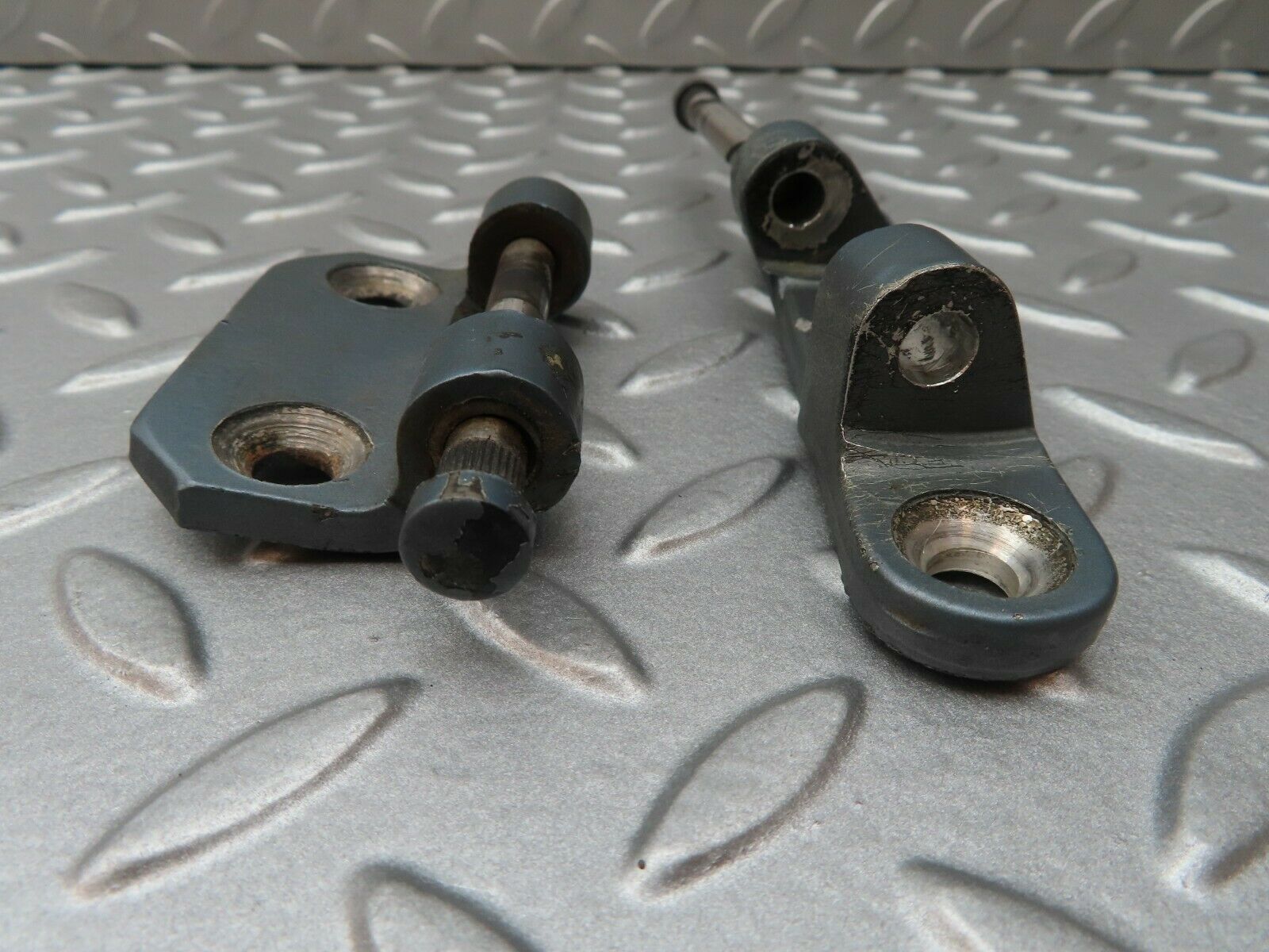 4105 Mercedes-Benz W108 280SE Door Hinges Front Right