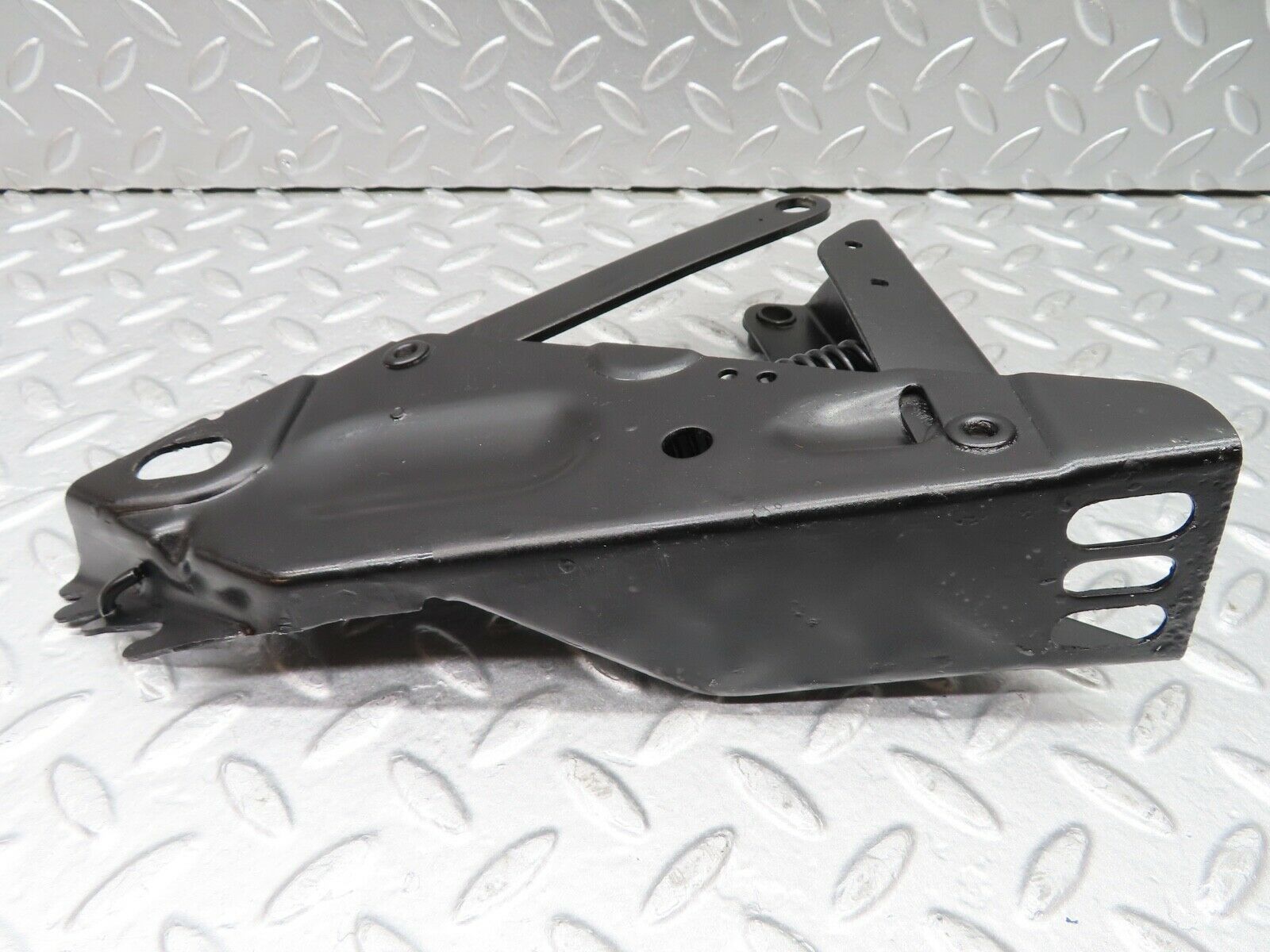 19816 Mercedes-Benz W121 190b Ponton Bonnet Hinge Left Side