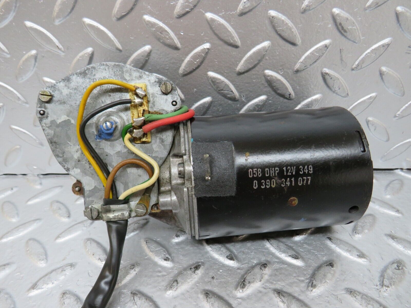 26330 Mercedes-Benz W116 450SE Wiper Motor Bosch 0390341077