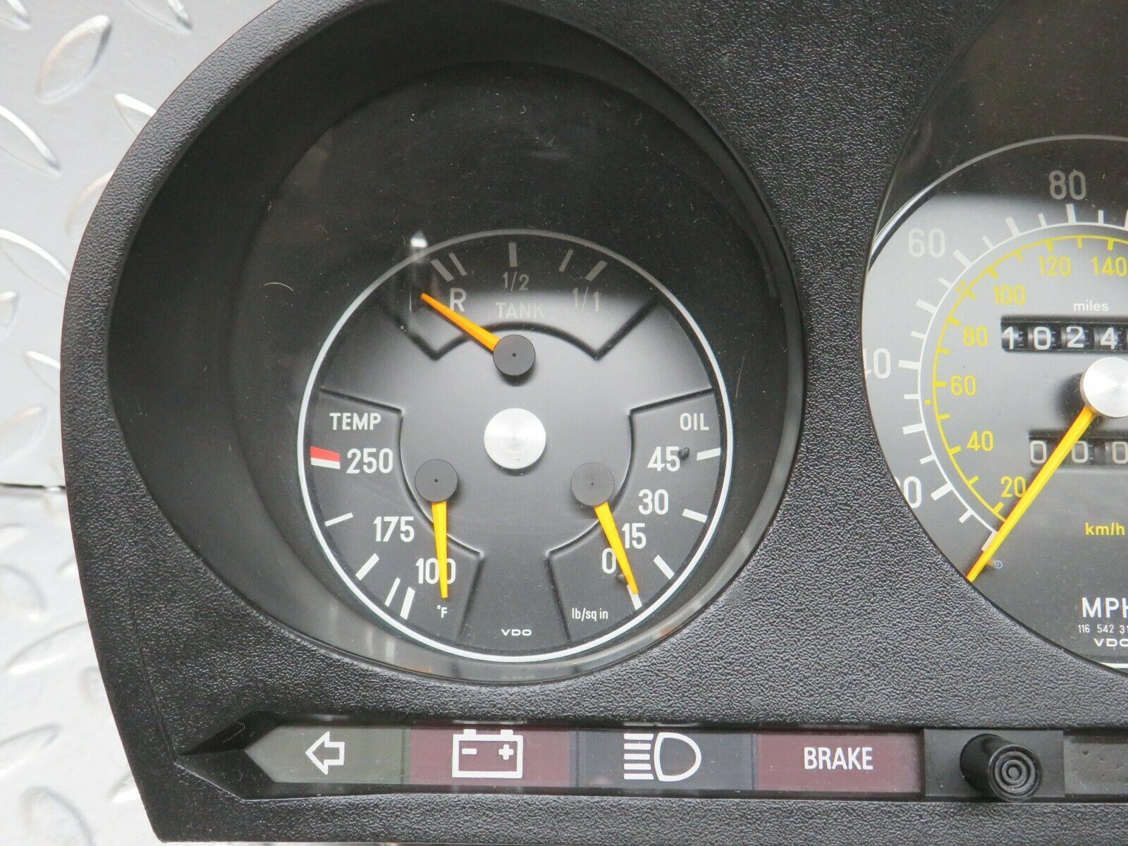 23685 Mercedes-Benz W116 350SE Instrument Cluster 87001021 1165423101