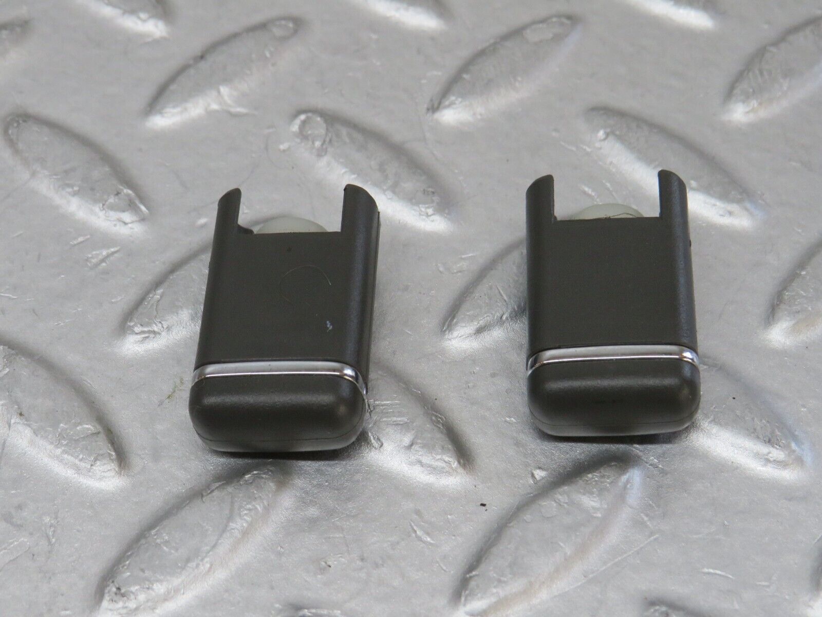 35132 Mercedes-Benz W221 Door Lock Knob 2x