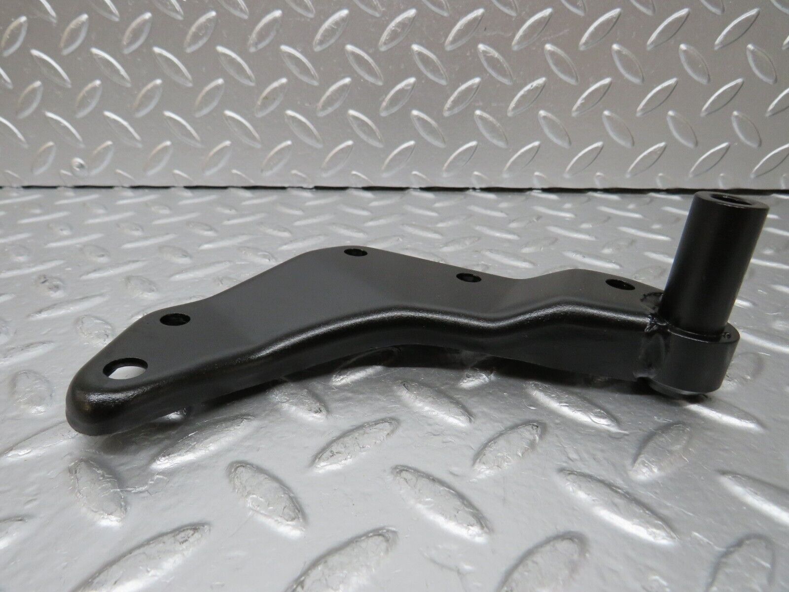 25554 Mercedes-Benz W123 200 Alternator Generator Bracket