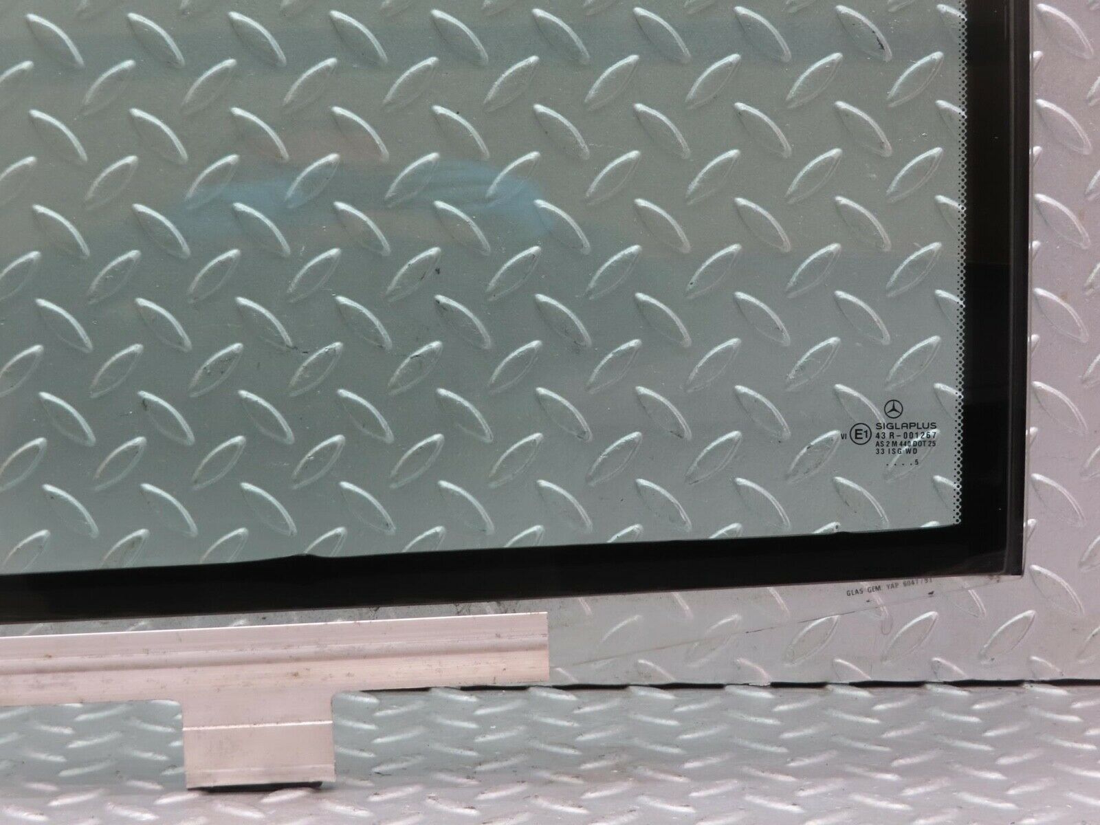 15167 Mercedes-Benz W140 S320 Rear Left Door Double Window Glass