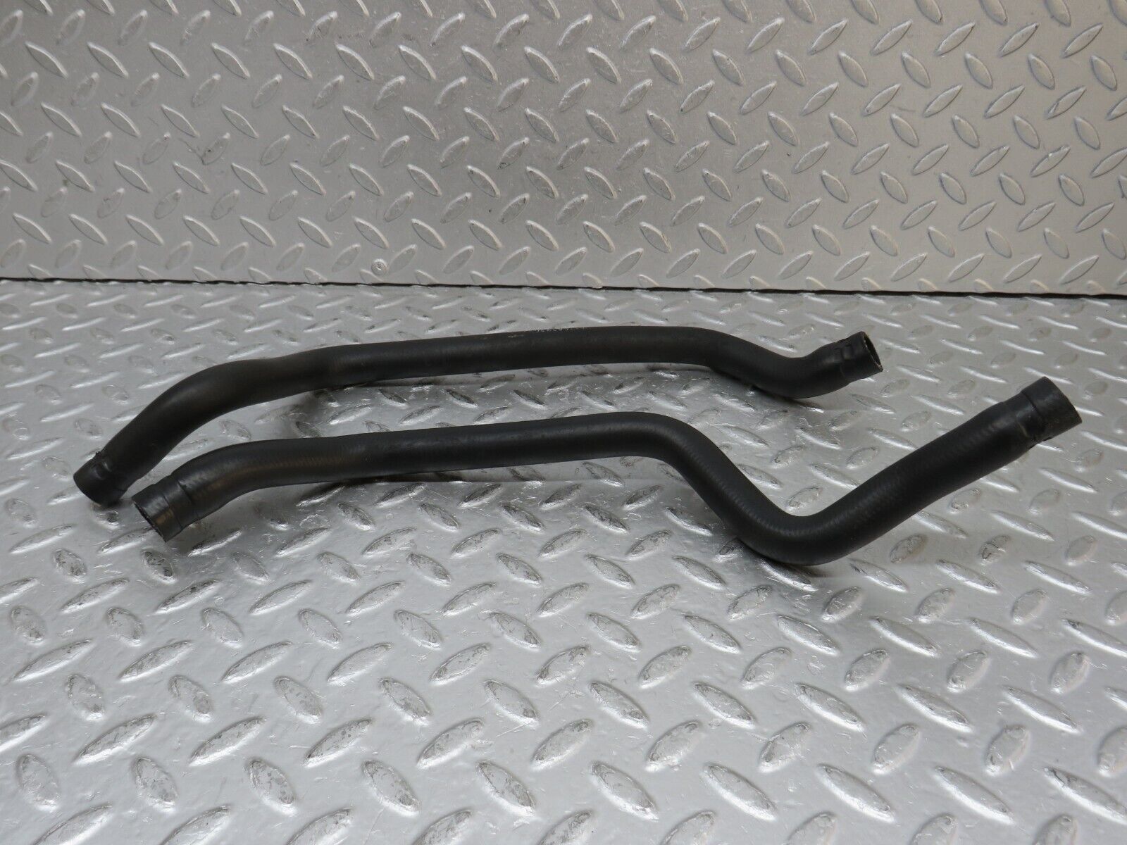 37975 Mercedes-Benz A124 320E Cabriolet Heater Hose Pipe Pair 1248327093