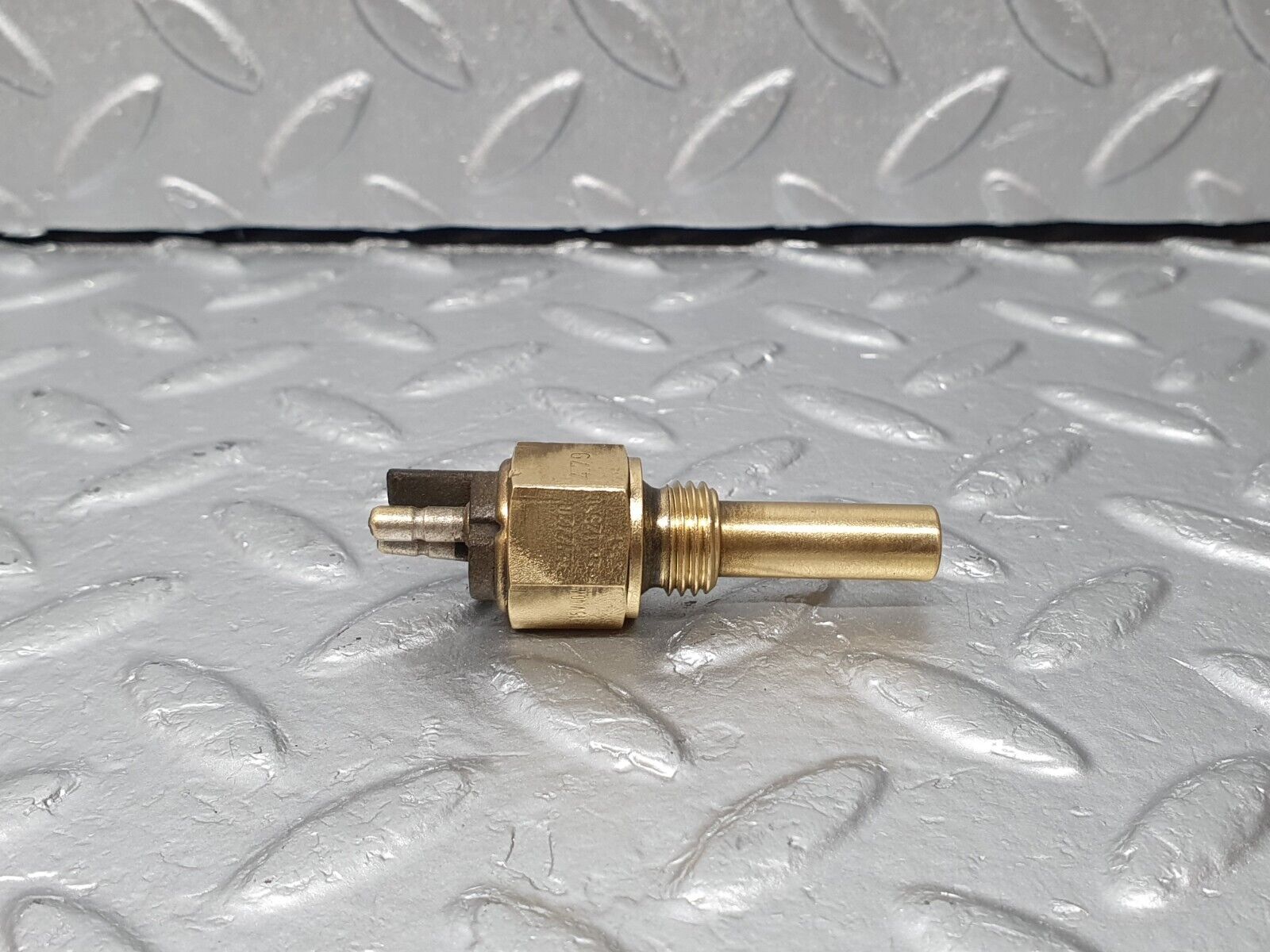 41326 Mercedes-Benz C107 450SLC Coupe Temperature Sensor VDO