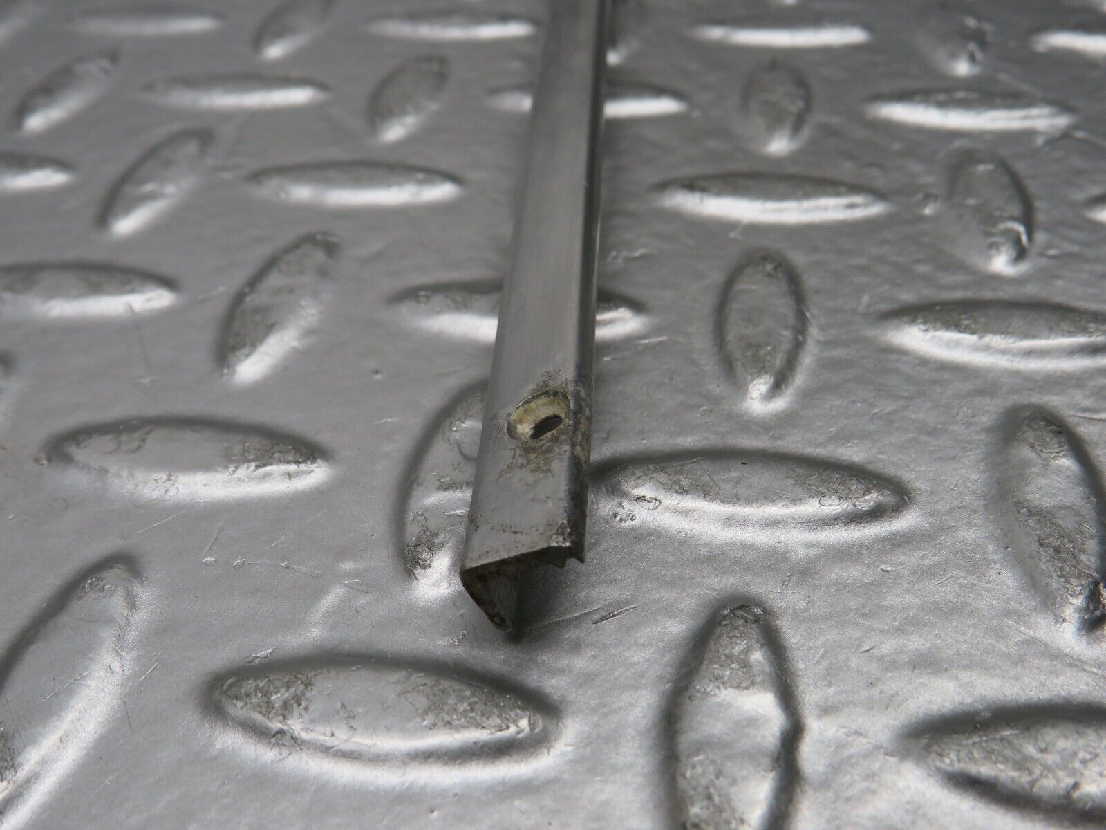 32116 Mercedes-Benz W123 230E Sunroof Chrome Trim