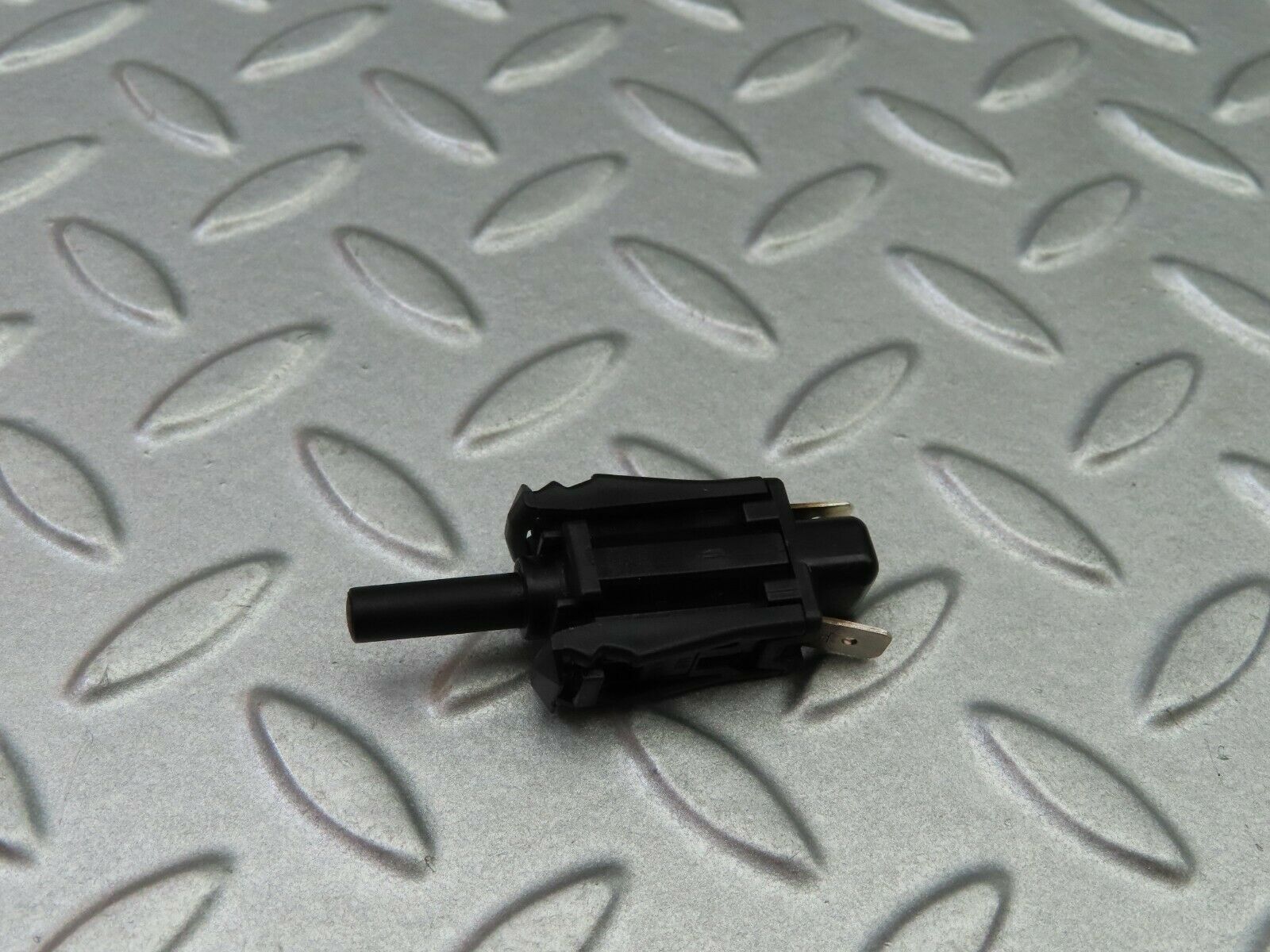 6099 Mercedes-Benz W126 380SE Door Contact Switch 0015458714