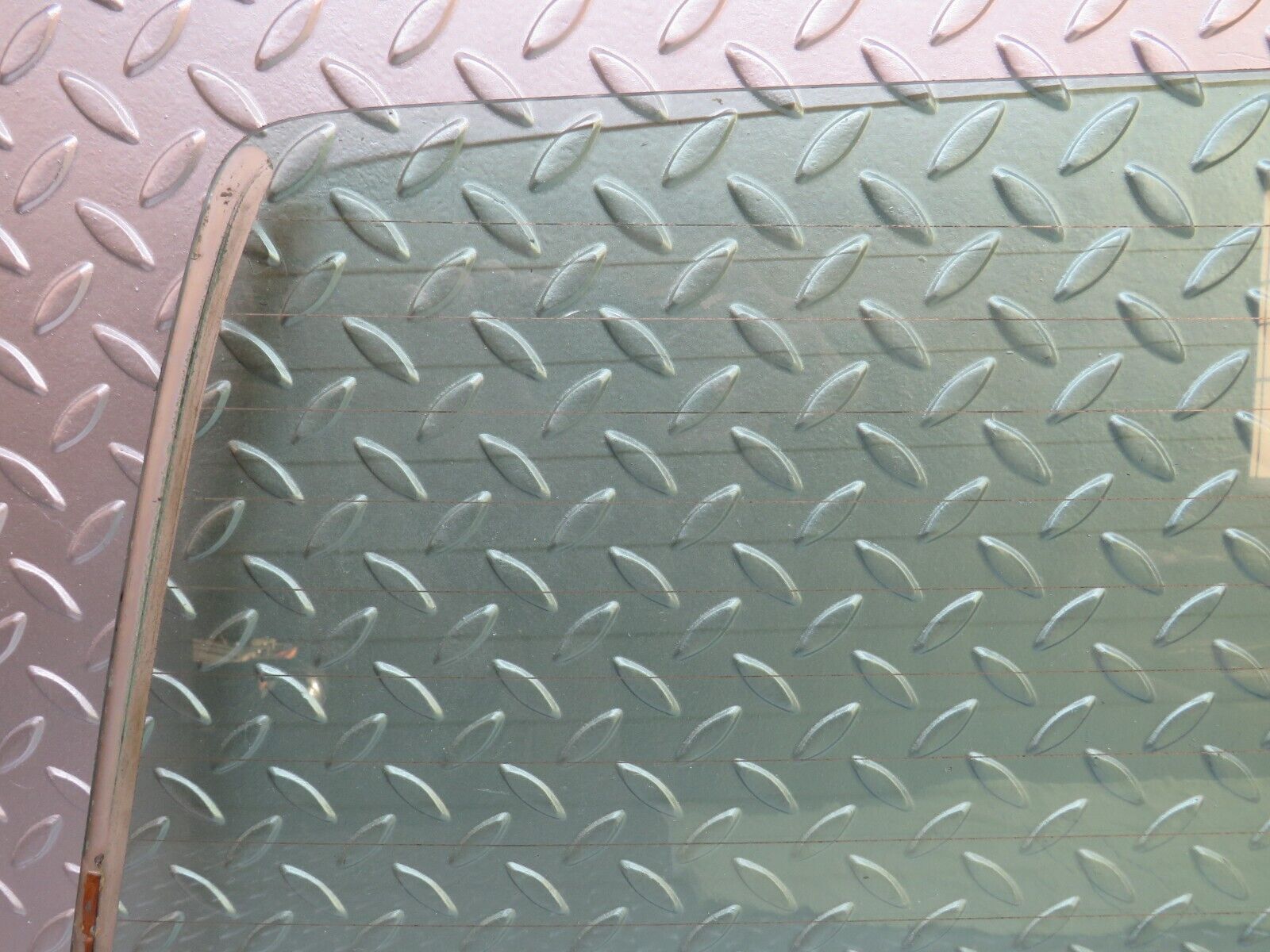 28404 Mercedes-Benz S123 240D Wagon Heated Rear Windscreen 1237400157