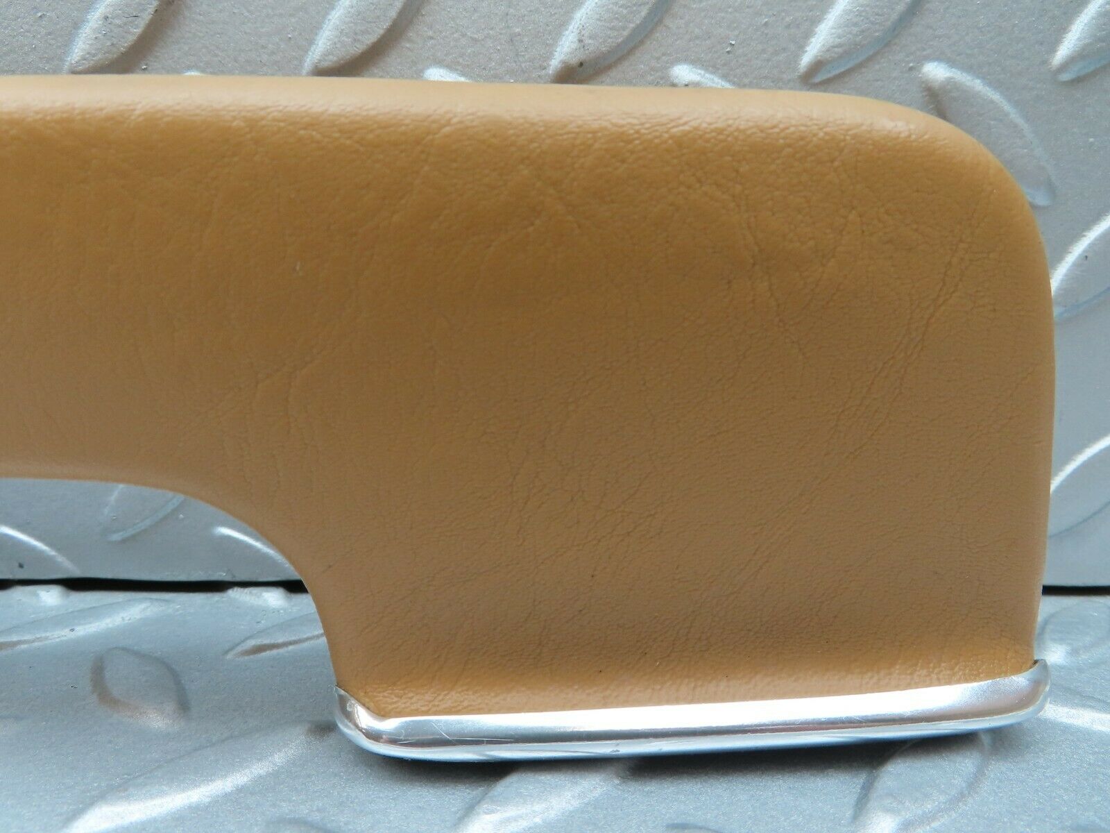 3710 Mercedes-Benz S123 200T Wagon Door Handle Rear Right Palomino 1239702001