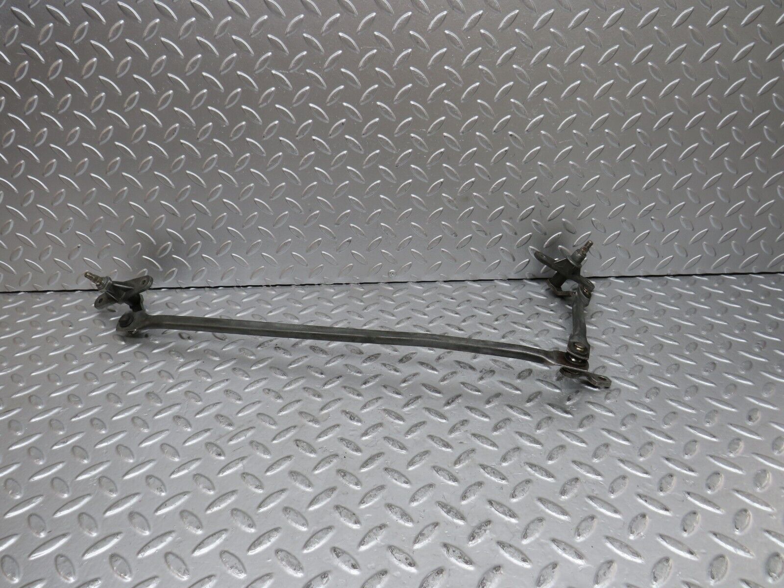 28074 Mercedes-Benz W123 280E Windscreen Wiper Linkage