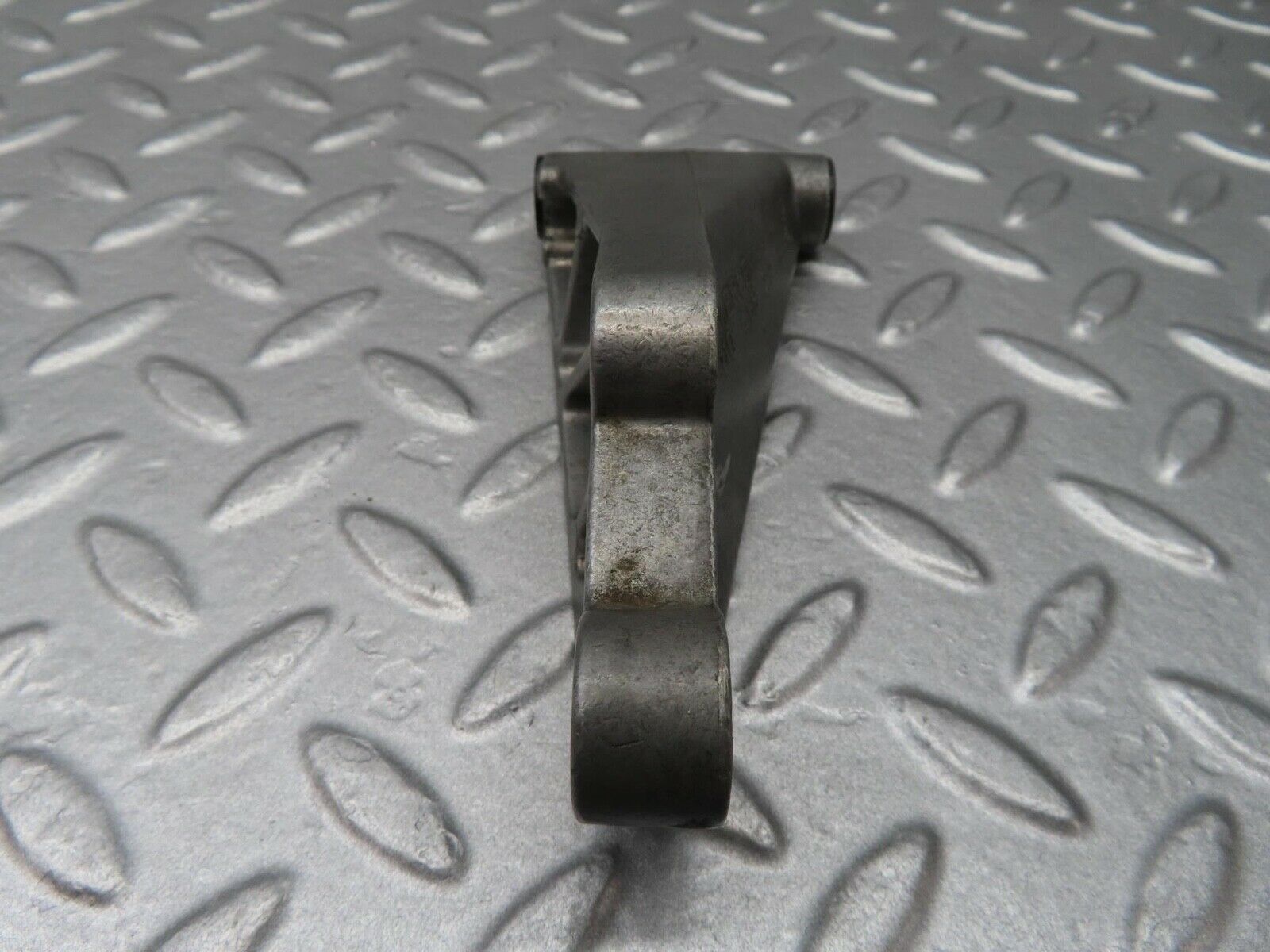 14046 Mercedes-Benz C107 280SLC Carrier Holder 1104662941