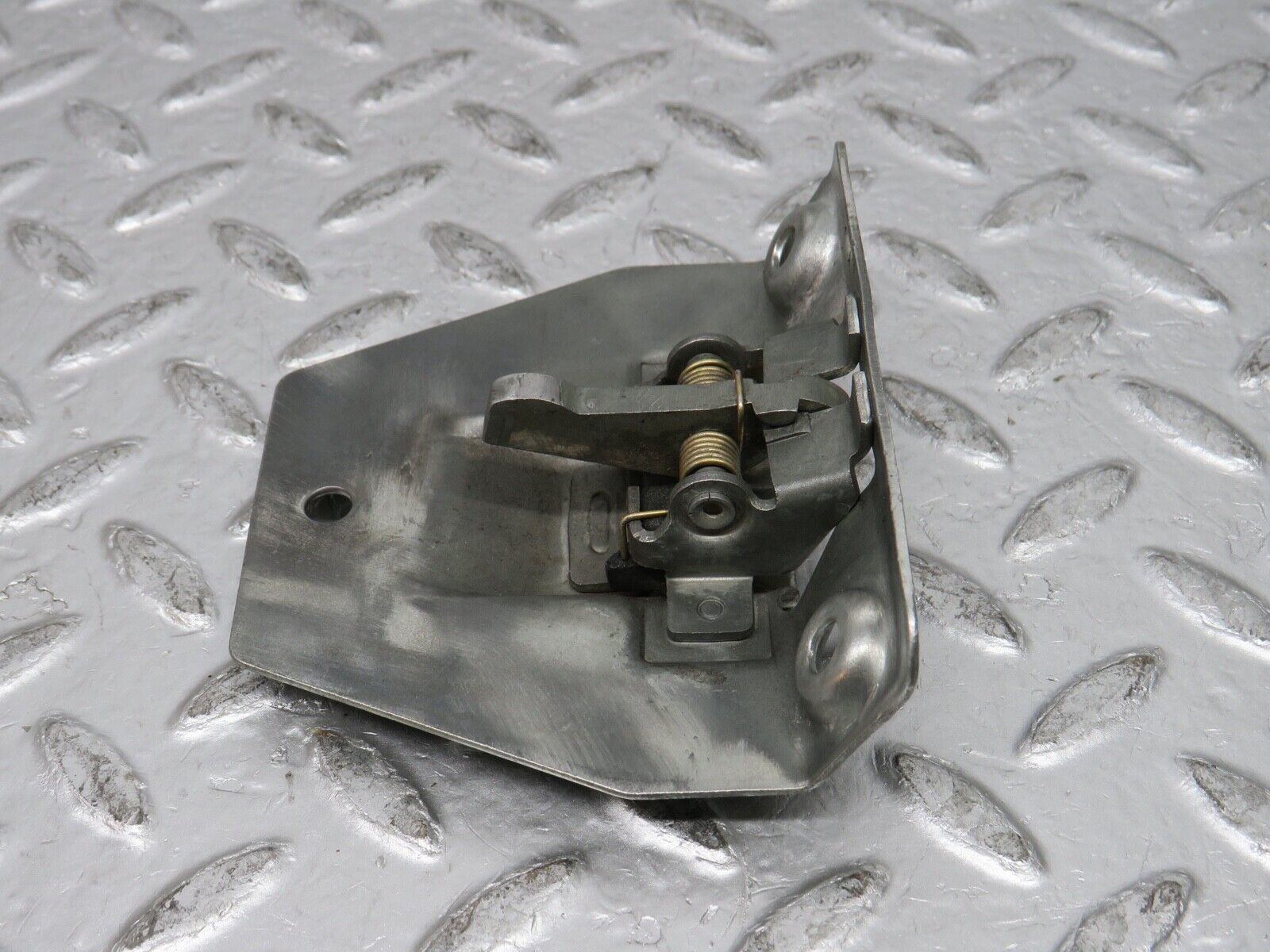 0401 Mercedes-Benz C107 350SLC Coupe Trunk Boot Lock Latch 1137500285