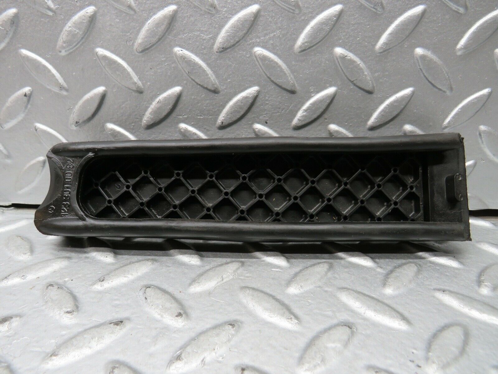 21848 Mercedes-Benz W123 Accelerator Pedal Rubber 1233010082