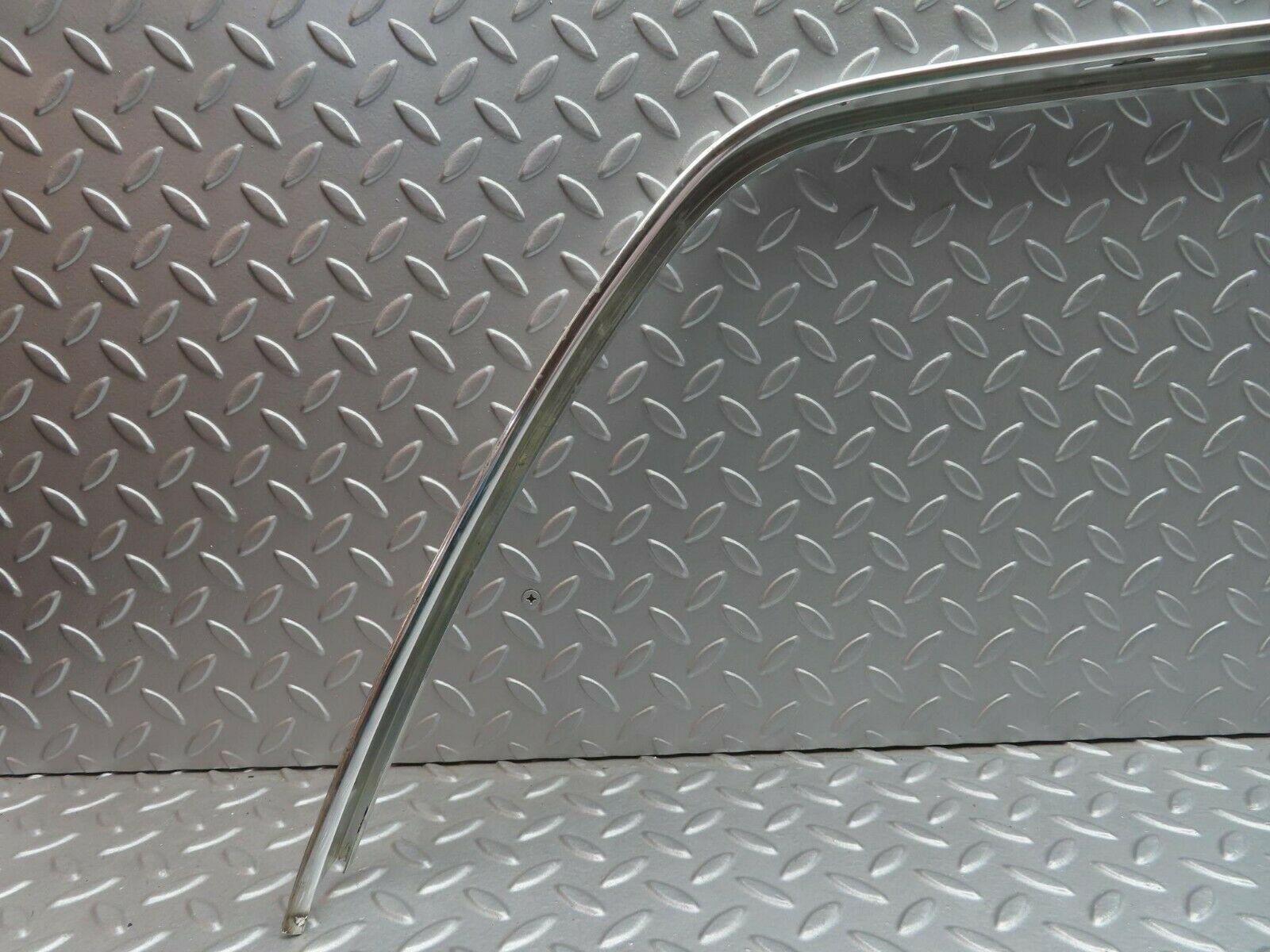 10145 Mercedes-Benz C123 230CE Coupe Roof Chrome Trim Right Side