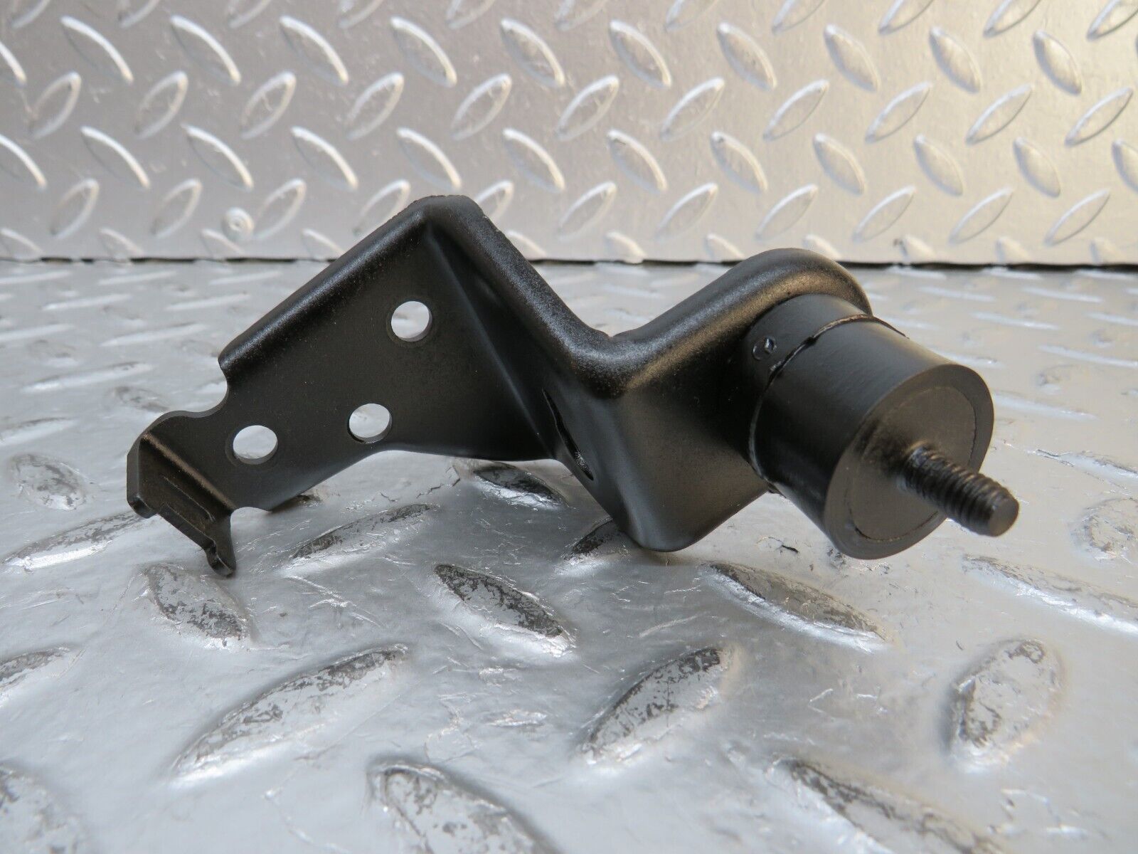 29933 Mercedes-Benz W123 230E Air Filter Housing Bracket