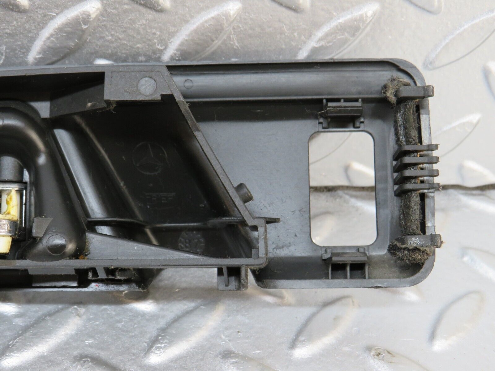 33909 Mercedes-Benz W124 260E Interior Door Handle Rear Left 1247600161