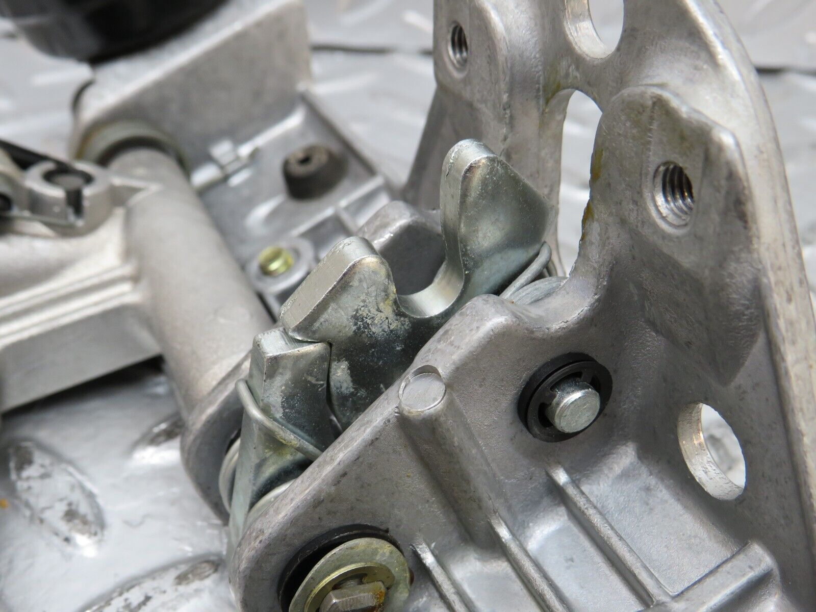 26588 Mercedes-Benz C124 220CE Rear Headrest Folding Mechanism 2029700025