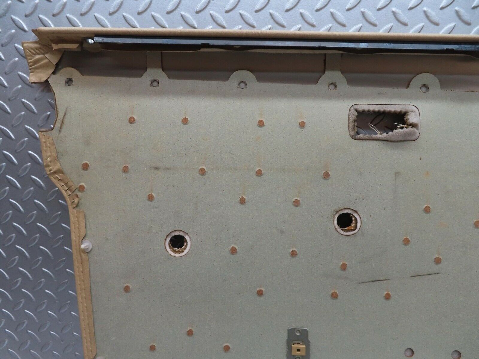 13508 Mercedes-Benz W123 200 Front Right Door Card Cream