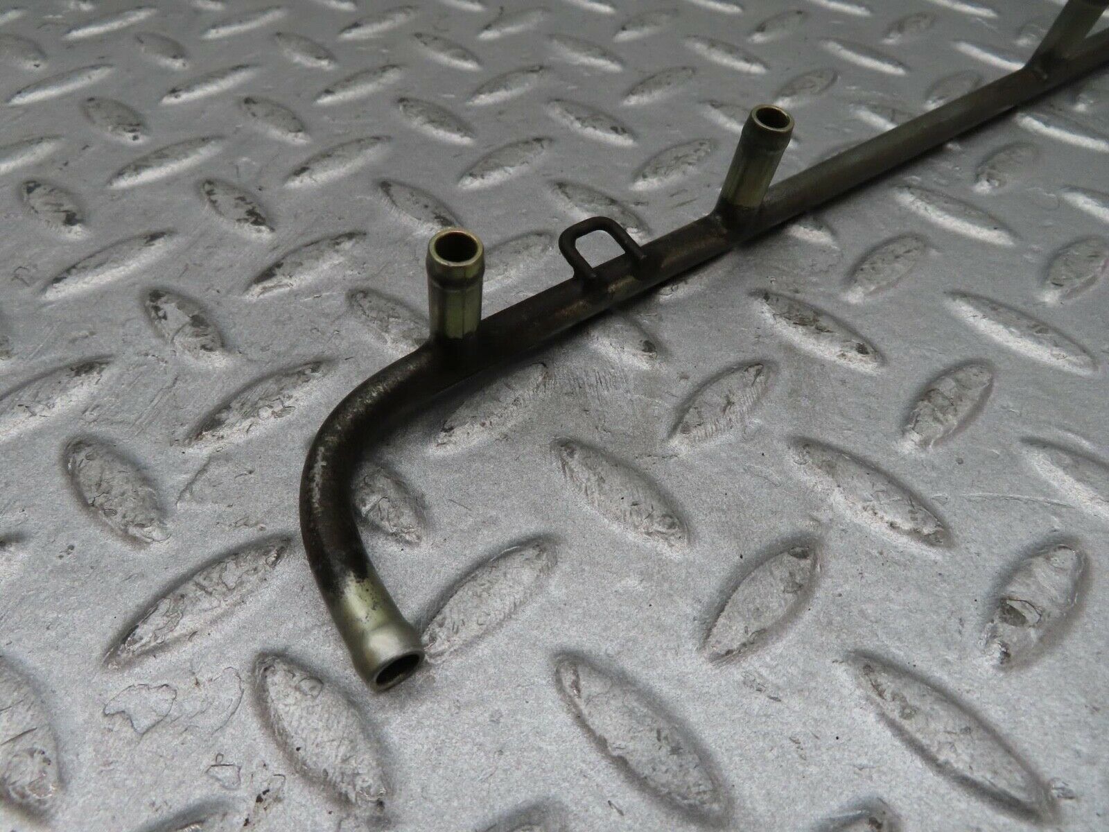 12449 Mercedes-Benz W108 280SE 3.5 Injector Fuel Pipe Right Side