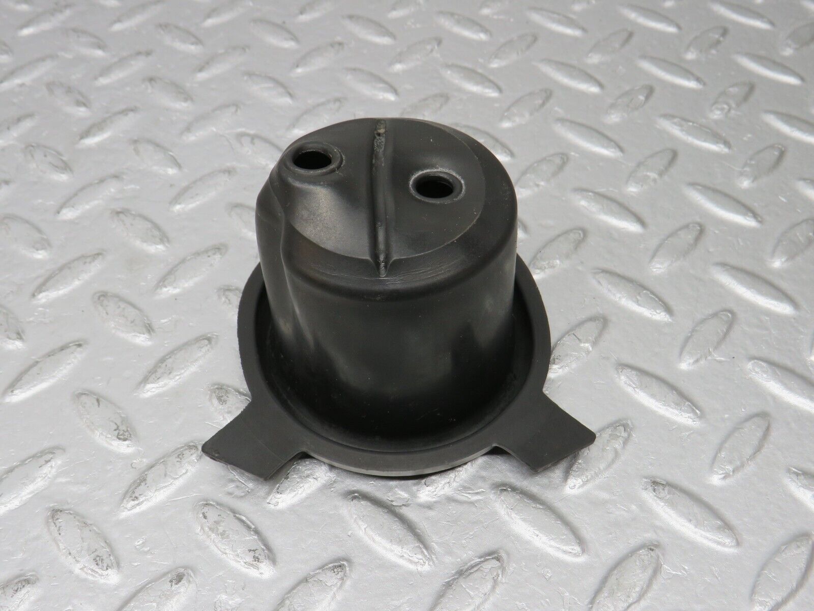 38125 Mercedes-Benz A124 320E Cabriolet Fuel Tank Rubber Seal 1244710481 1244711181