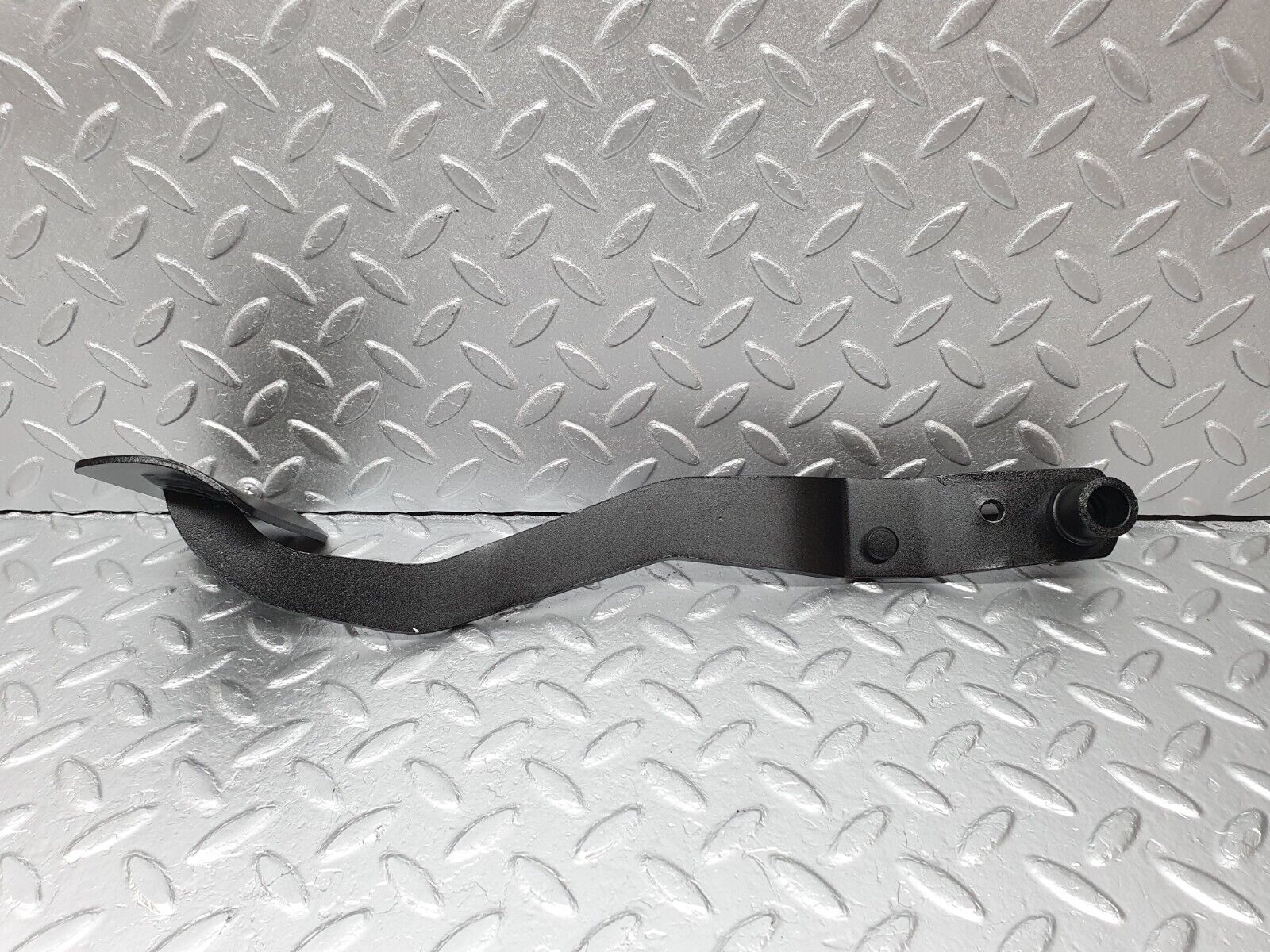 40834 Mercedes-Benz W123 300D Brake Pedal