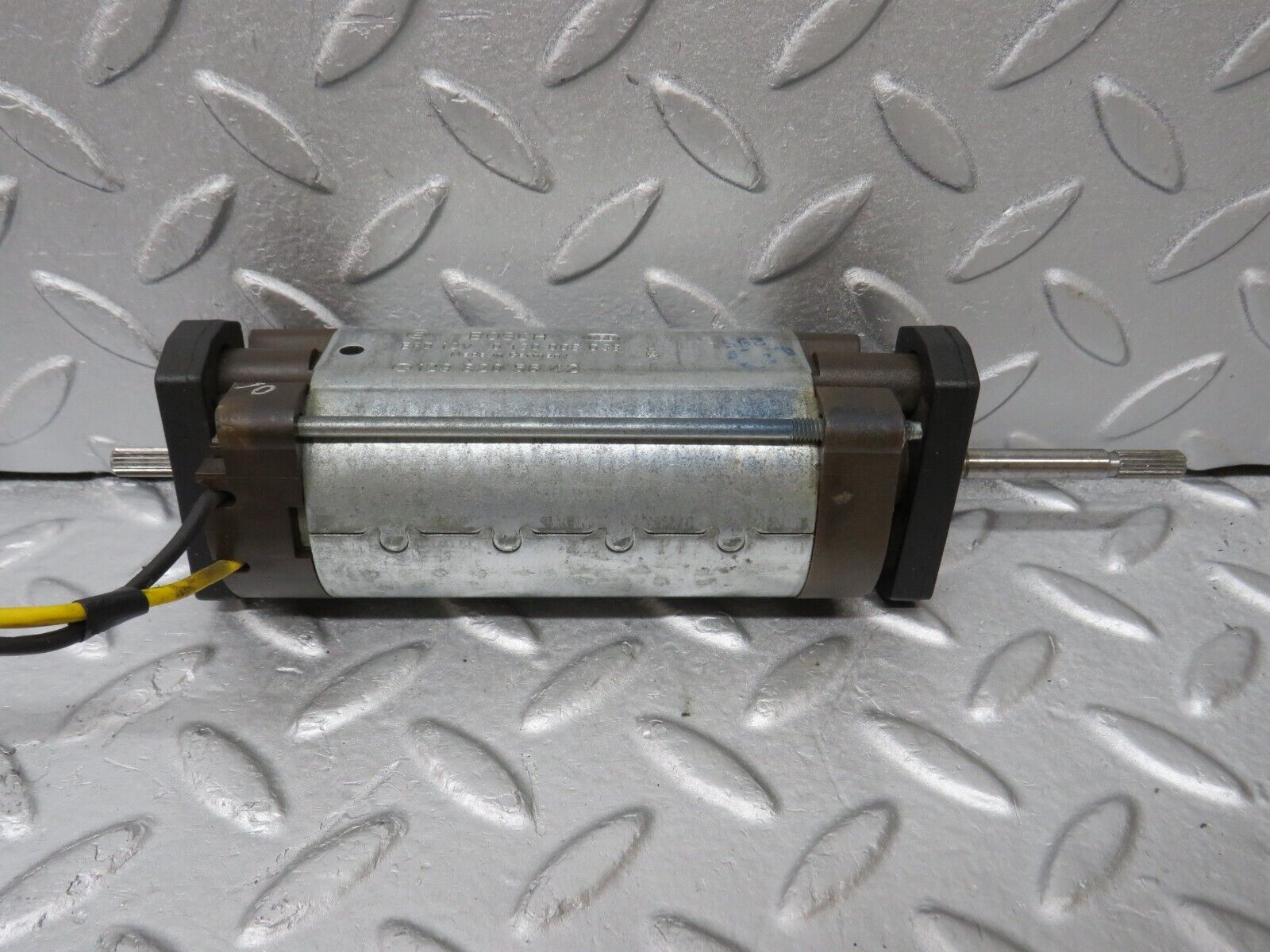36822 Mercedes-Benz R129 300SL-24 Front Right Seat Adjustment Motor Bosch 1298205642 0130008038