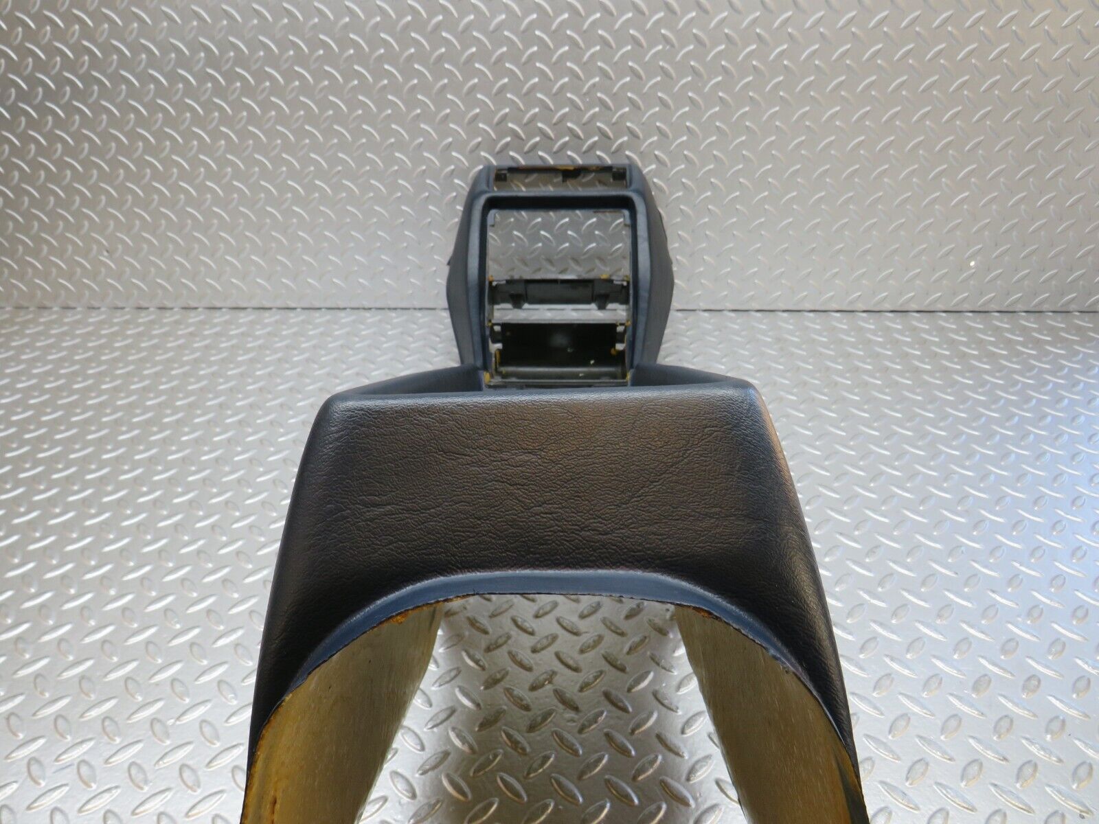 31925 Mercedes-Benz W123 230E Centre Console Blue