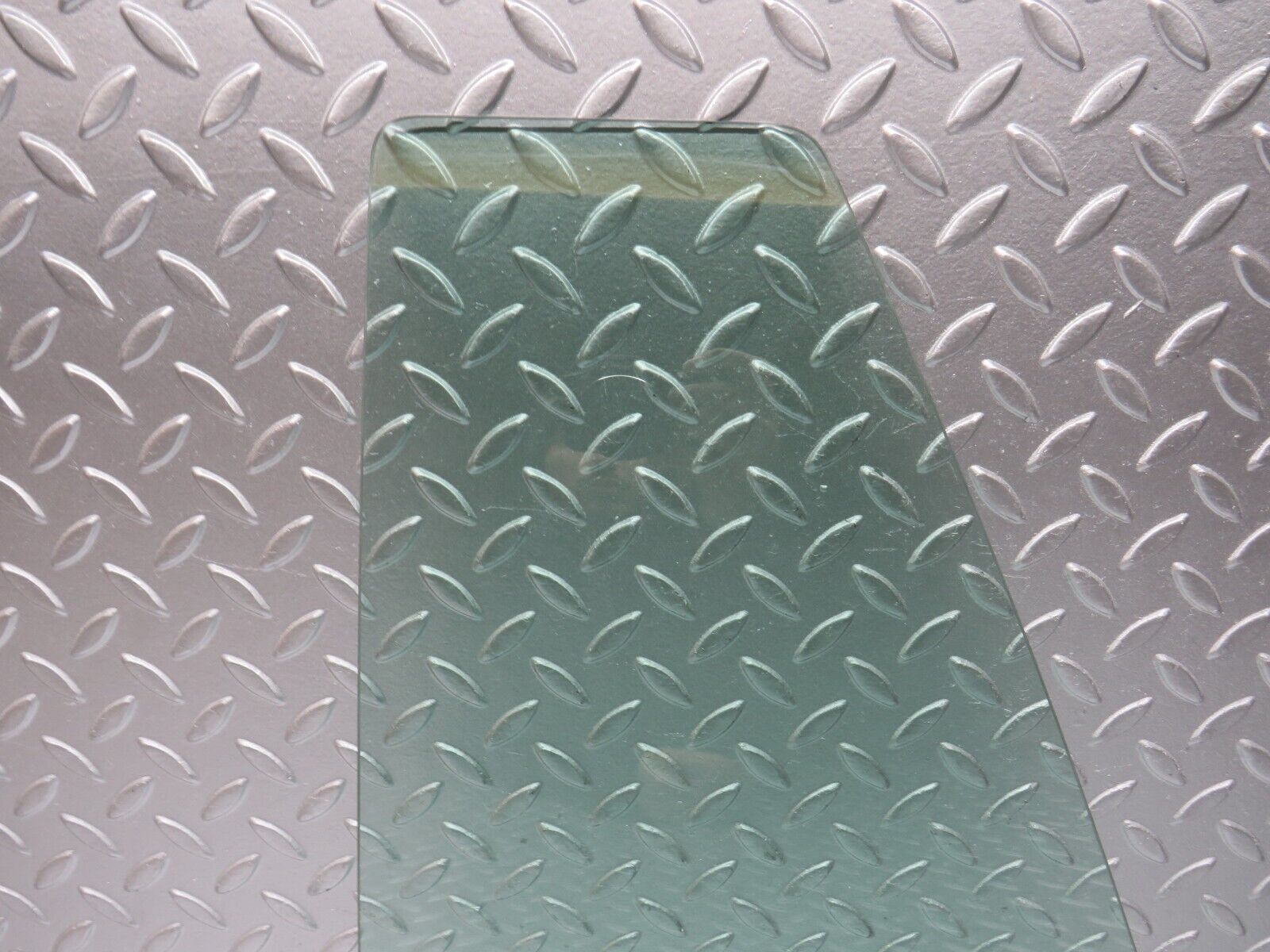 31479 Mercedes-Benz S124 220TE Wagon Rear Left Quarter Window Glass