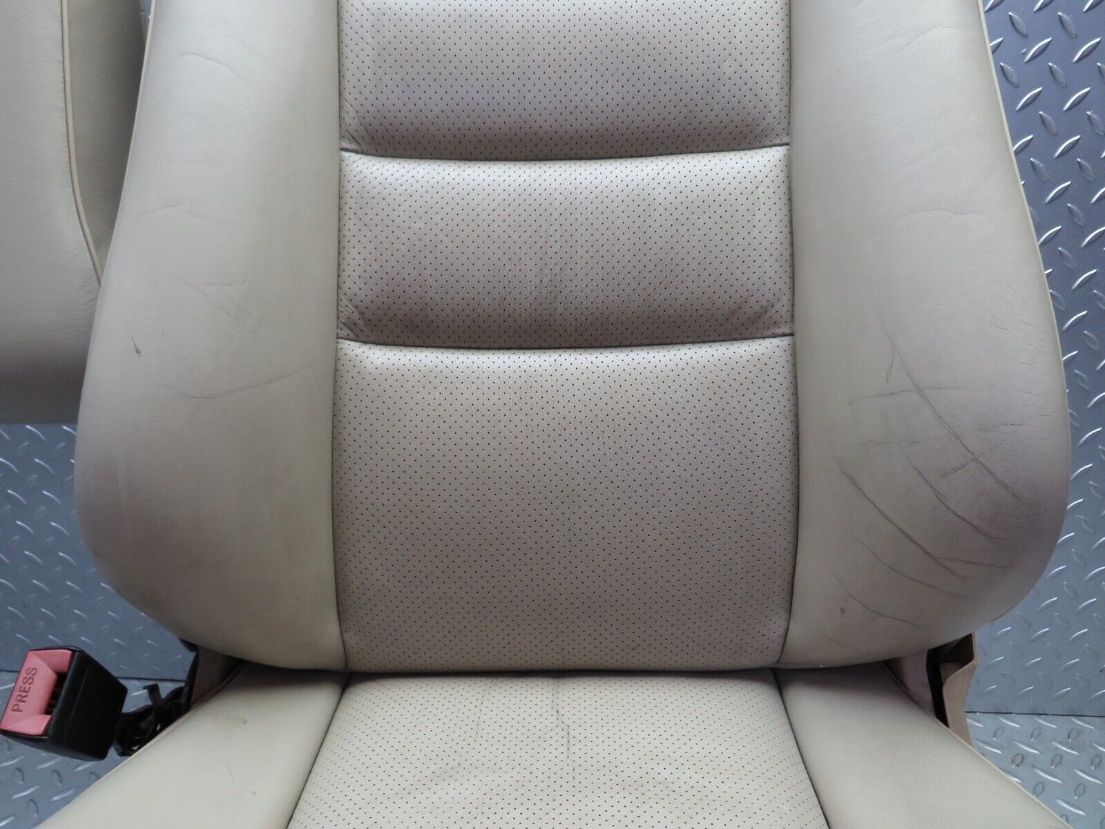 26617 Mercedes-Benz C124 220CE Coupe Front Left Seat Leather Beige
