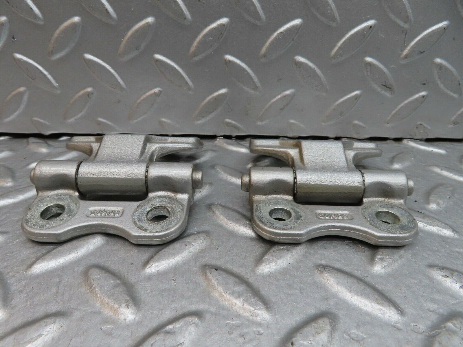 19342 Mercedes-Benz C140 CL420 Coupe Left Door Hinges Pair