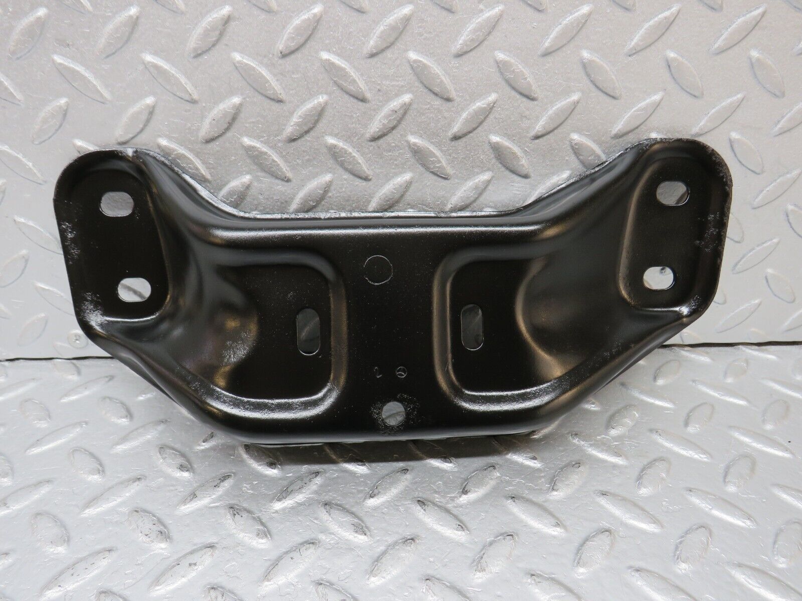 38924 Mercedes-Benz W201 190E 2.6L Gearbox Mount Bracket