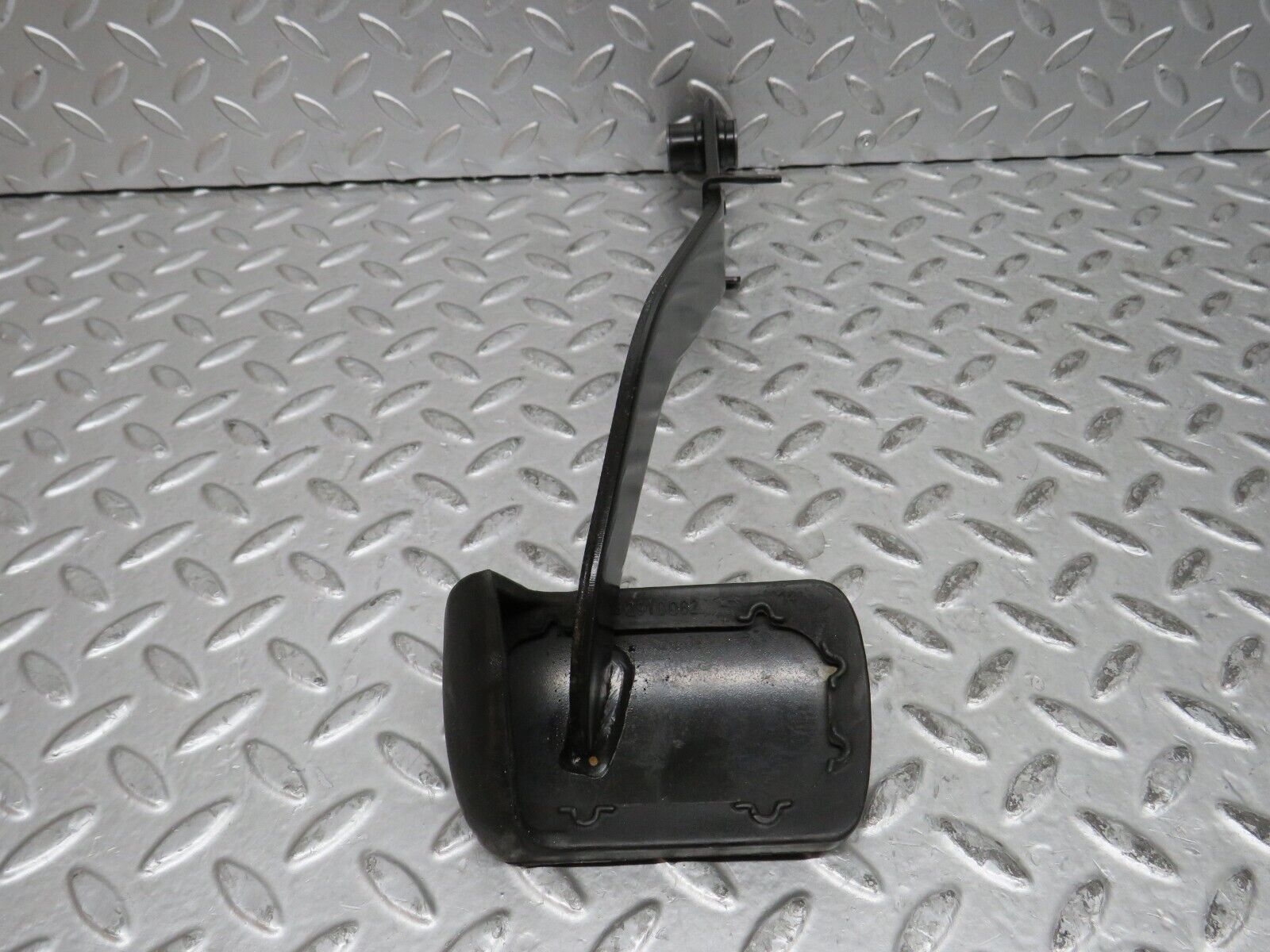 29035 Mercedes-Benz C124 320CE Coupe Brake Pedal With Rubber 1232910082
