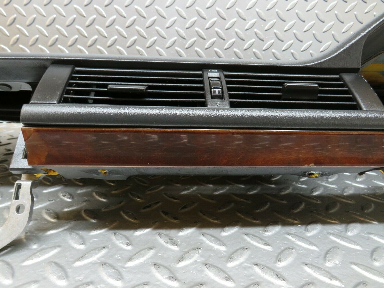 24255 Mercedes-Benz S124 220TE Wagon Dashboard Black