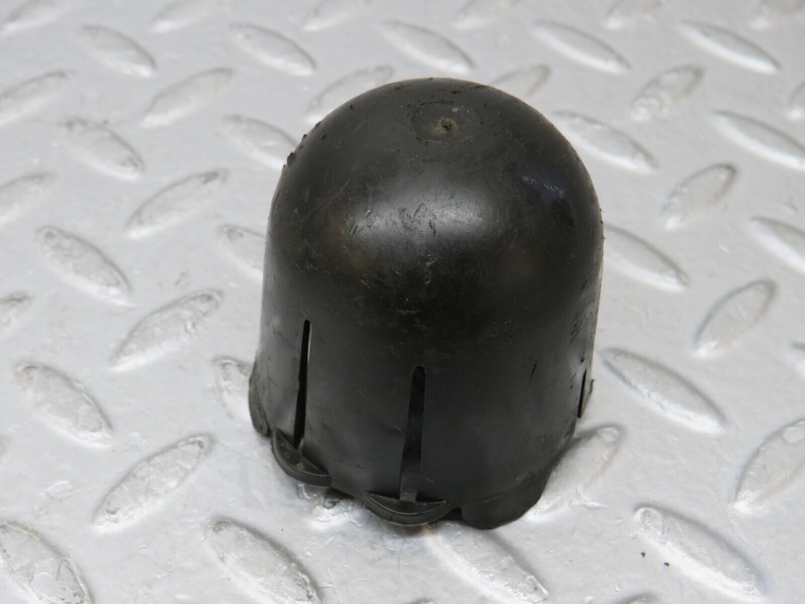 35754 Mercedes-Benz W108 Rear Shock Absorber Top Plastic Cap 2x