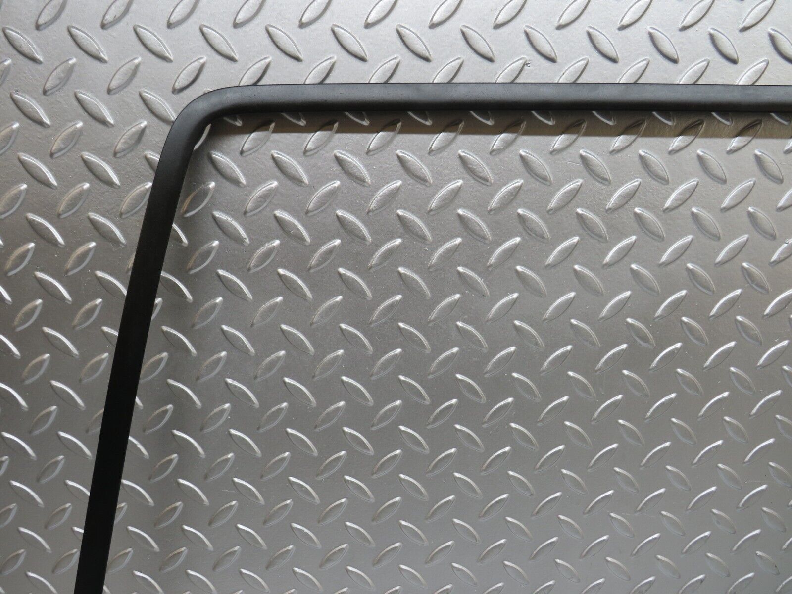 27823 Mercedes-Benz S124 300TE Wagon Tailgate Windscreen Frame