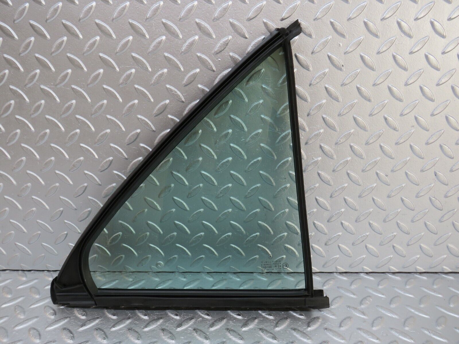 33259 Mercedes-Benz W202 C180 Rear Left Quarter Window Glass 2027350124