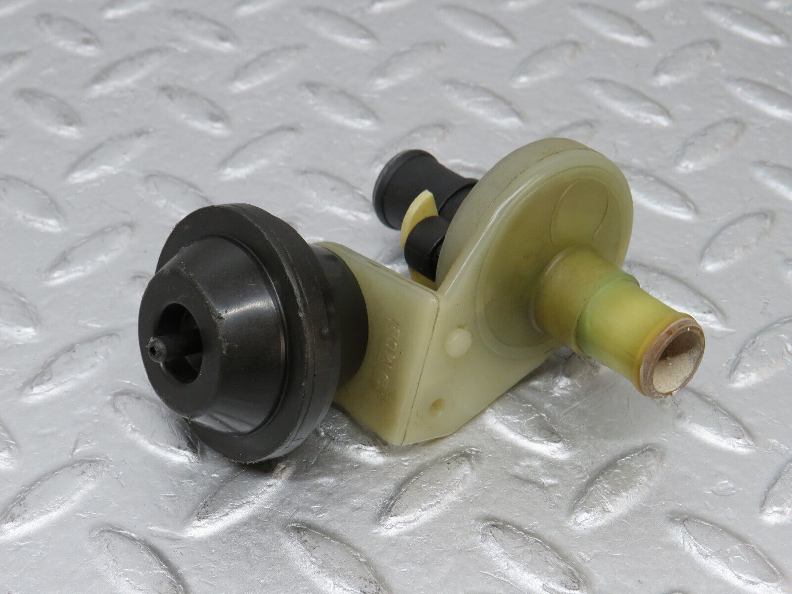 36574 Mercedes-Benz W201 190E 2.0L Heater Control Valve