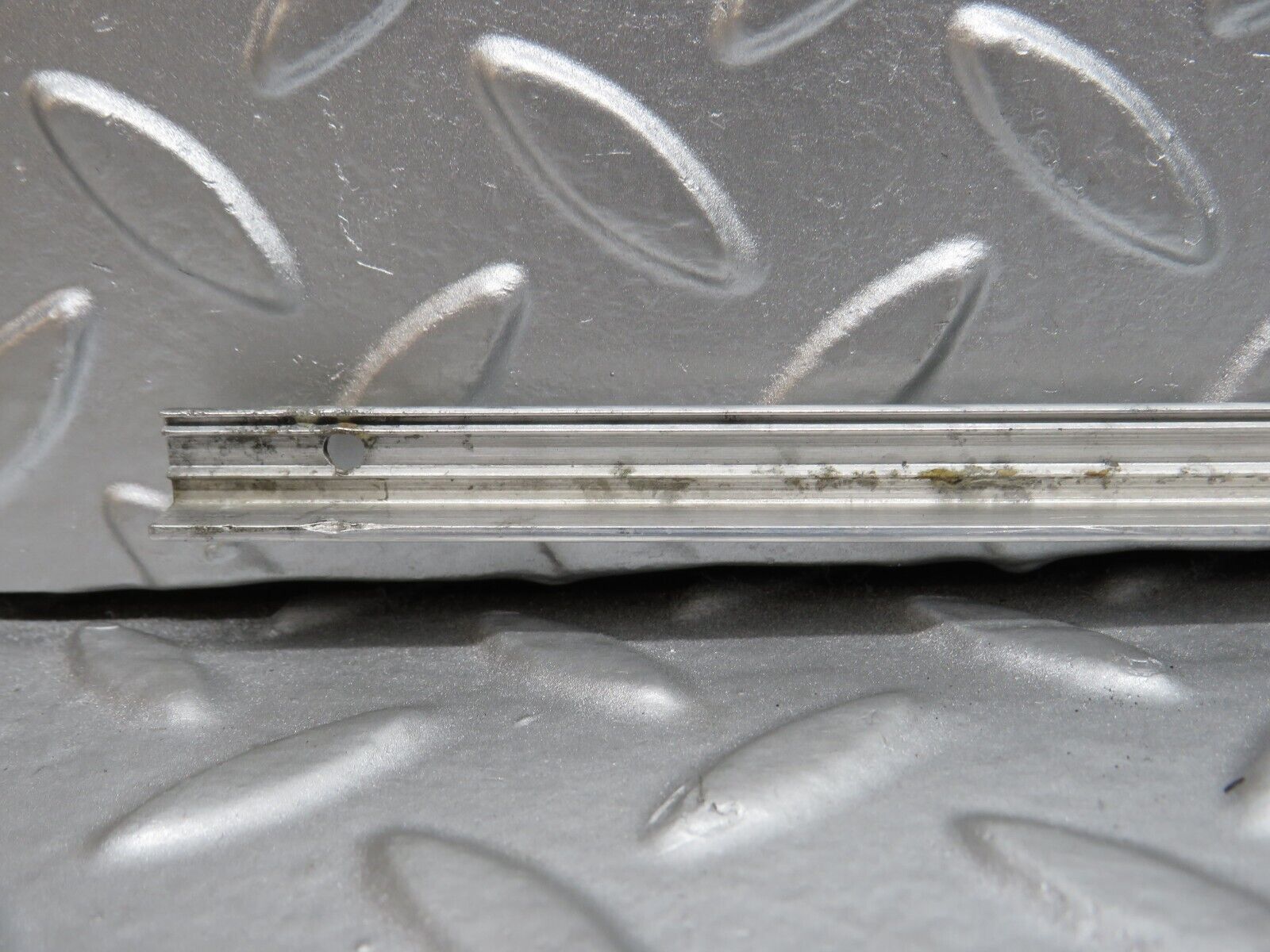 32116 Mercedes-Benz W123 230E Sunroof Chrome Trim