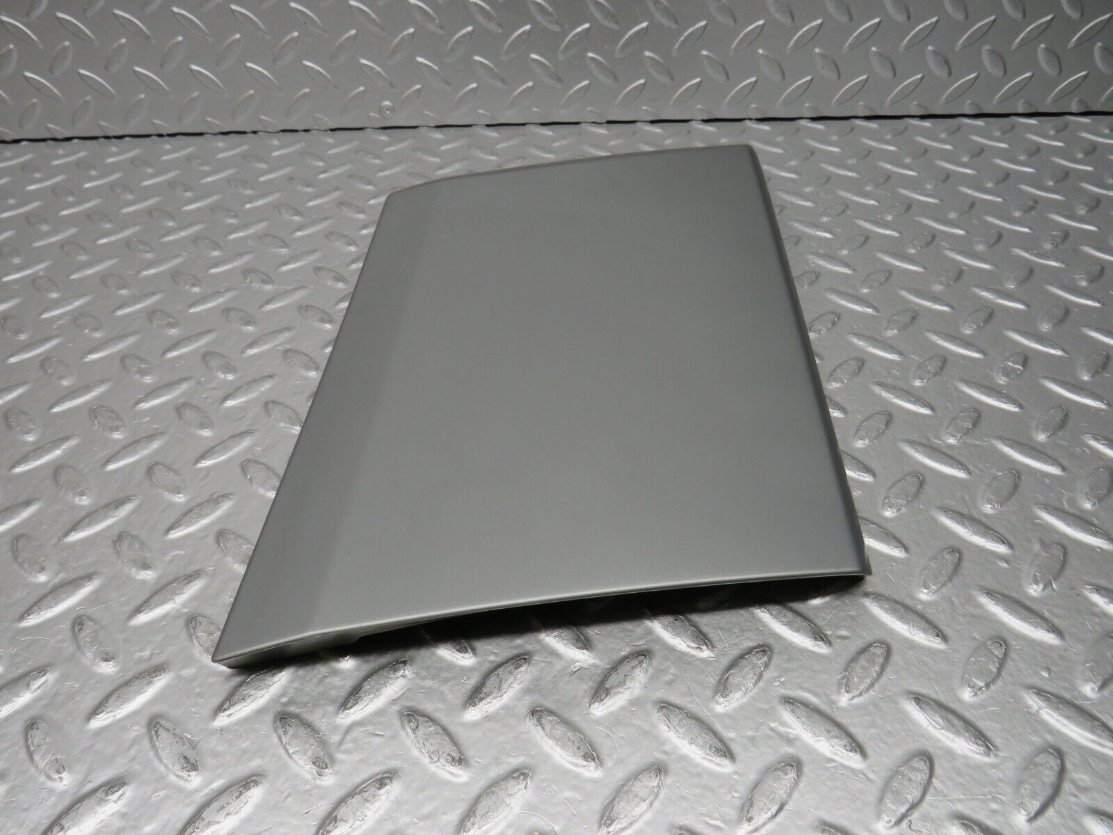 31651 Mercedes-Benz W201 190LE 1.8L Front Left Fender Wing Moulding Trim 2016905340