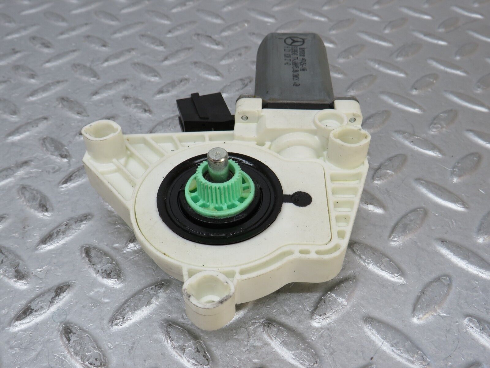 35173 Mercedes-Benz W221 Front Left Window Regulator Motor 2218202742