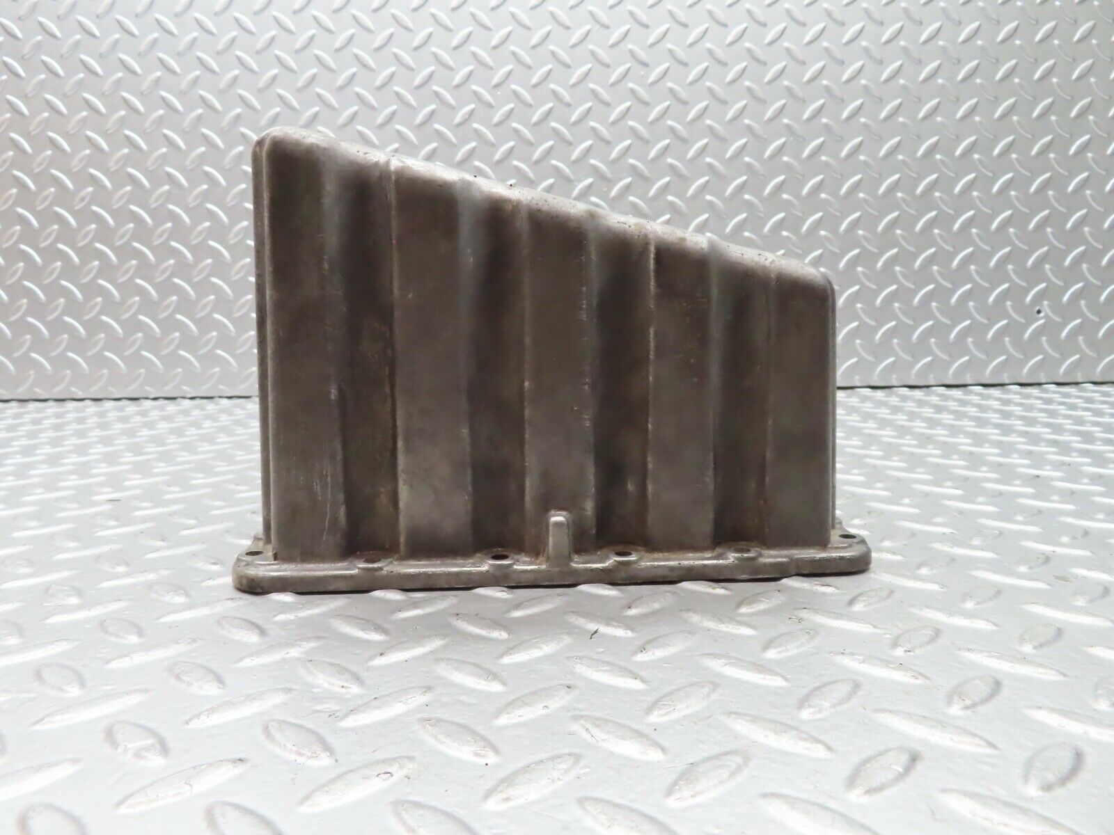 21368 Mercedes-Benz W123 230E Oil Pan Oil Sump 1020141702